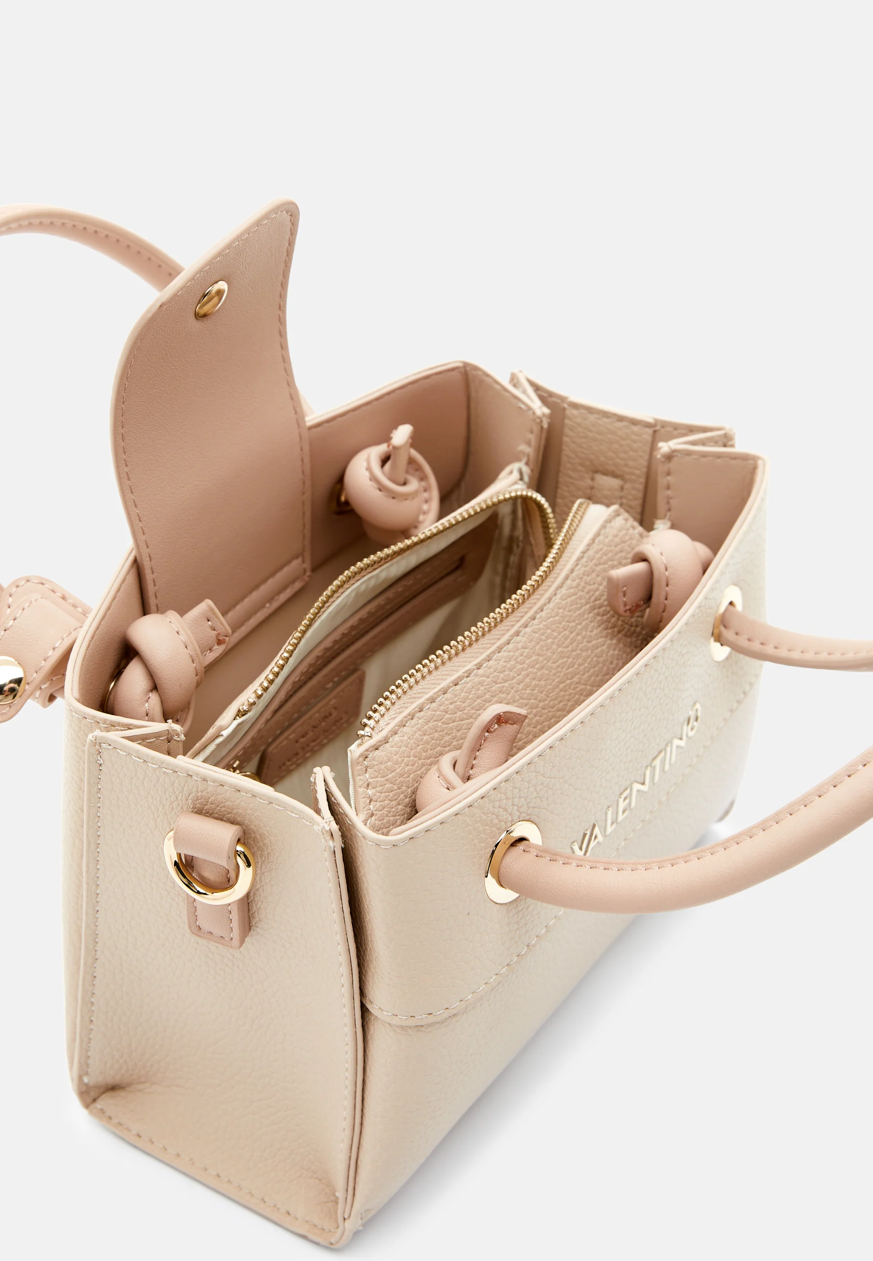 Alexia Shopping - Image 3