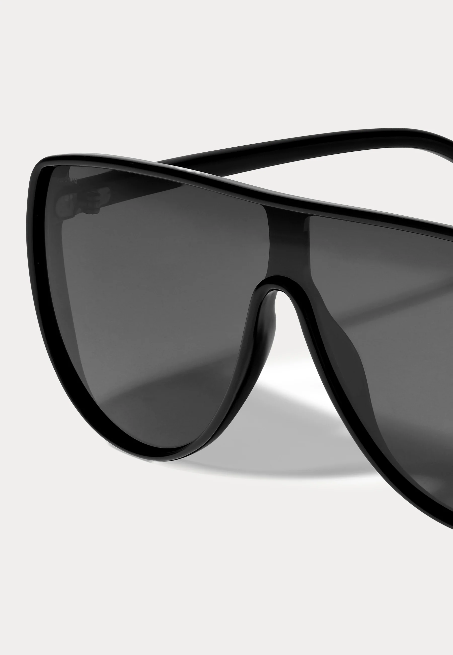 Amari Sunglasses - Image 4