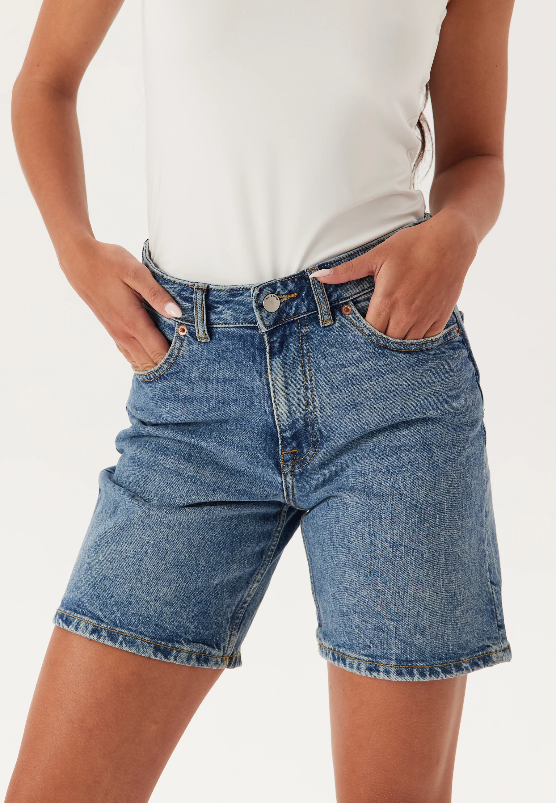 Arch Shorts - Image 2