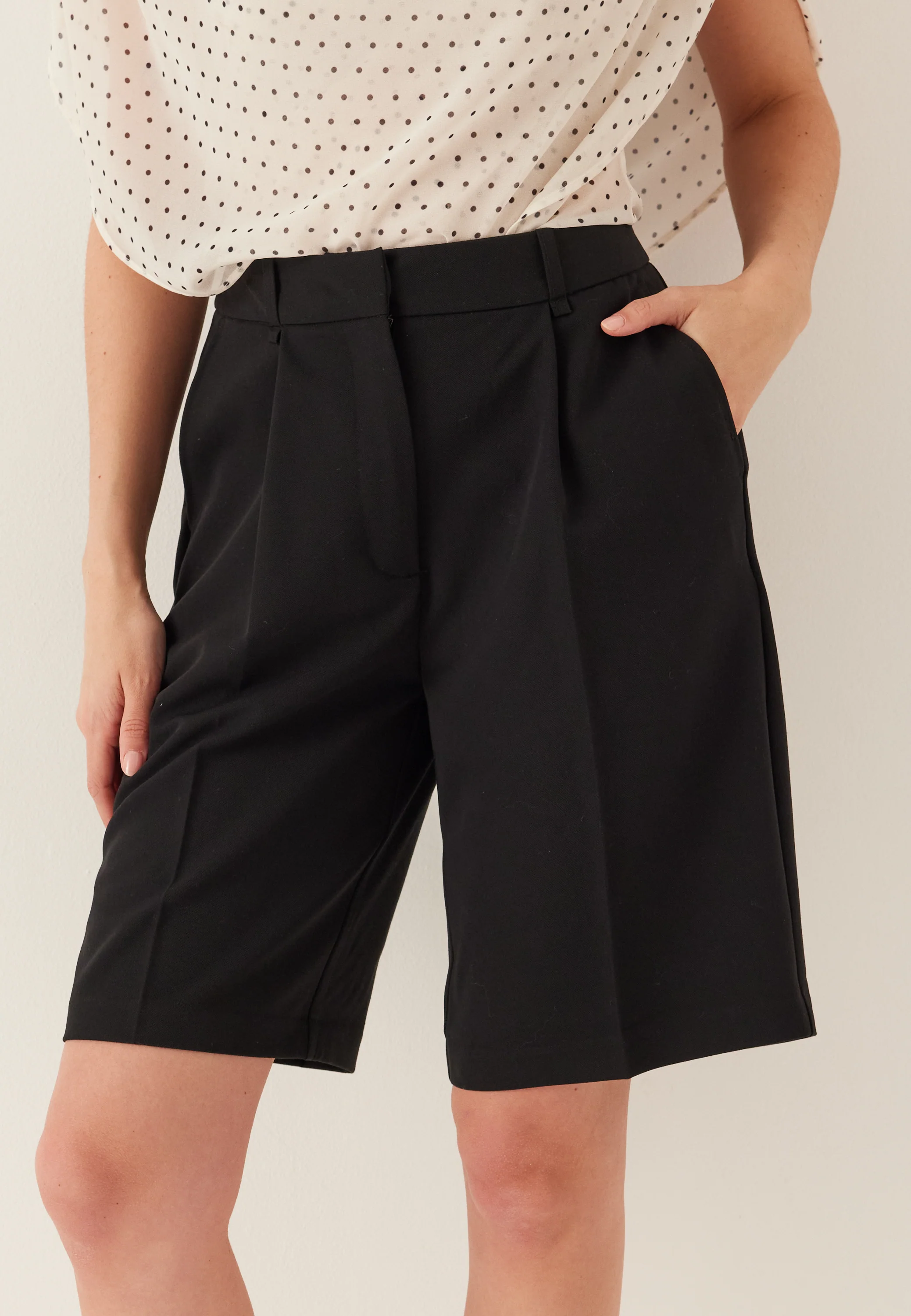 Awpassi Mw Knee Shorts Noos - Image 4