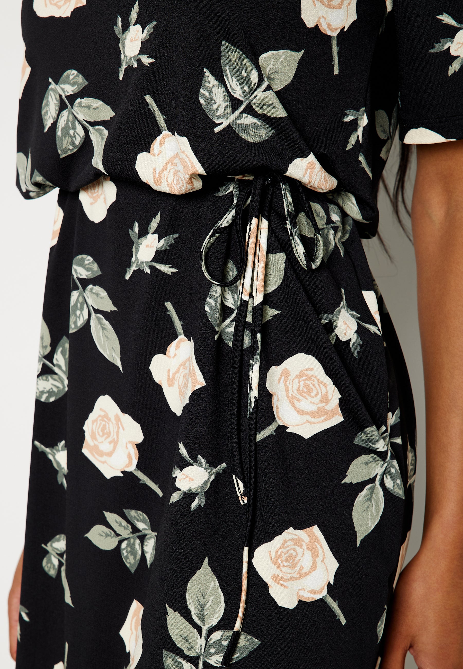 Blenda puff sleeve midi dress - Image 4