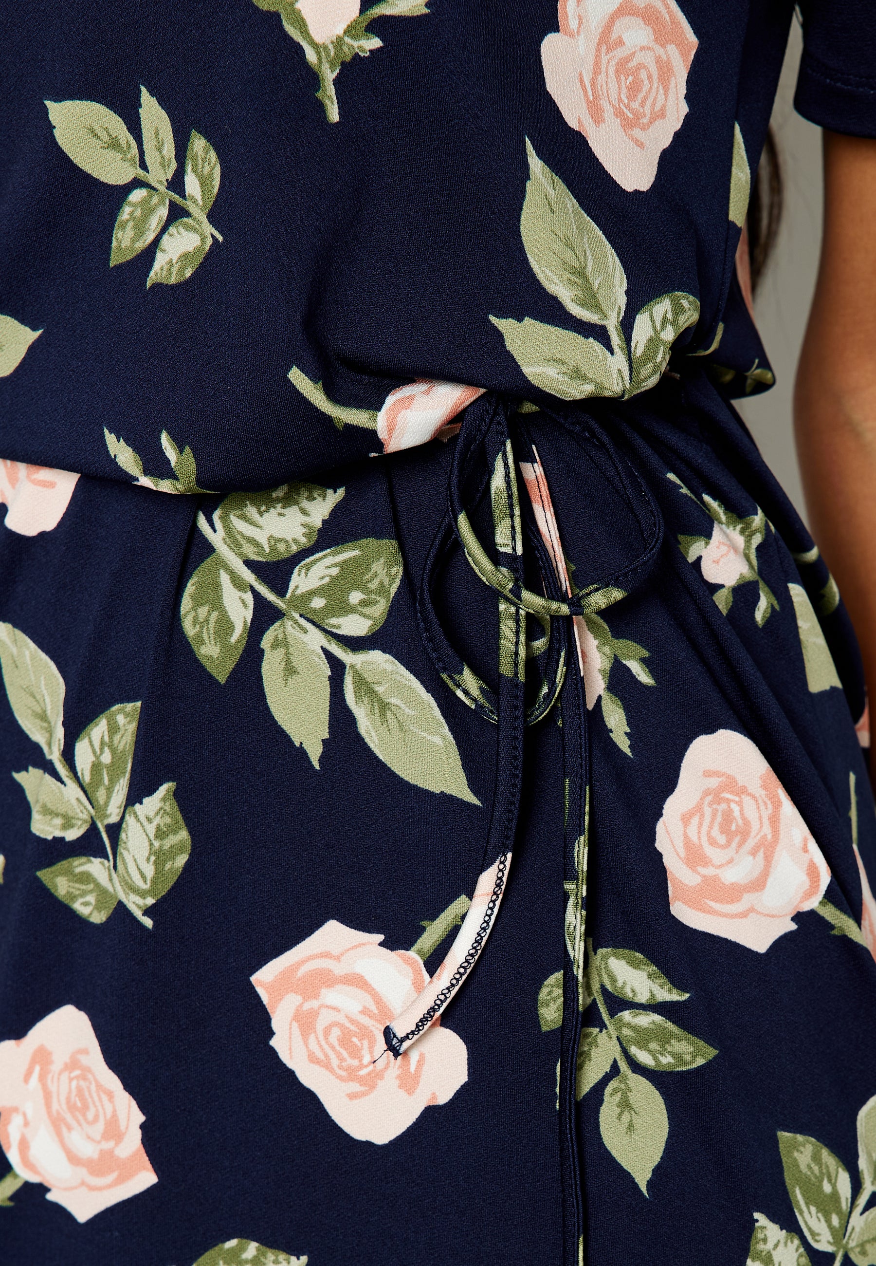 Blenda puff sleeve midi dress - Image 4