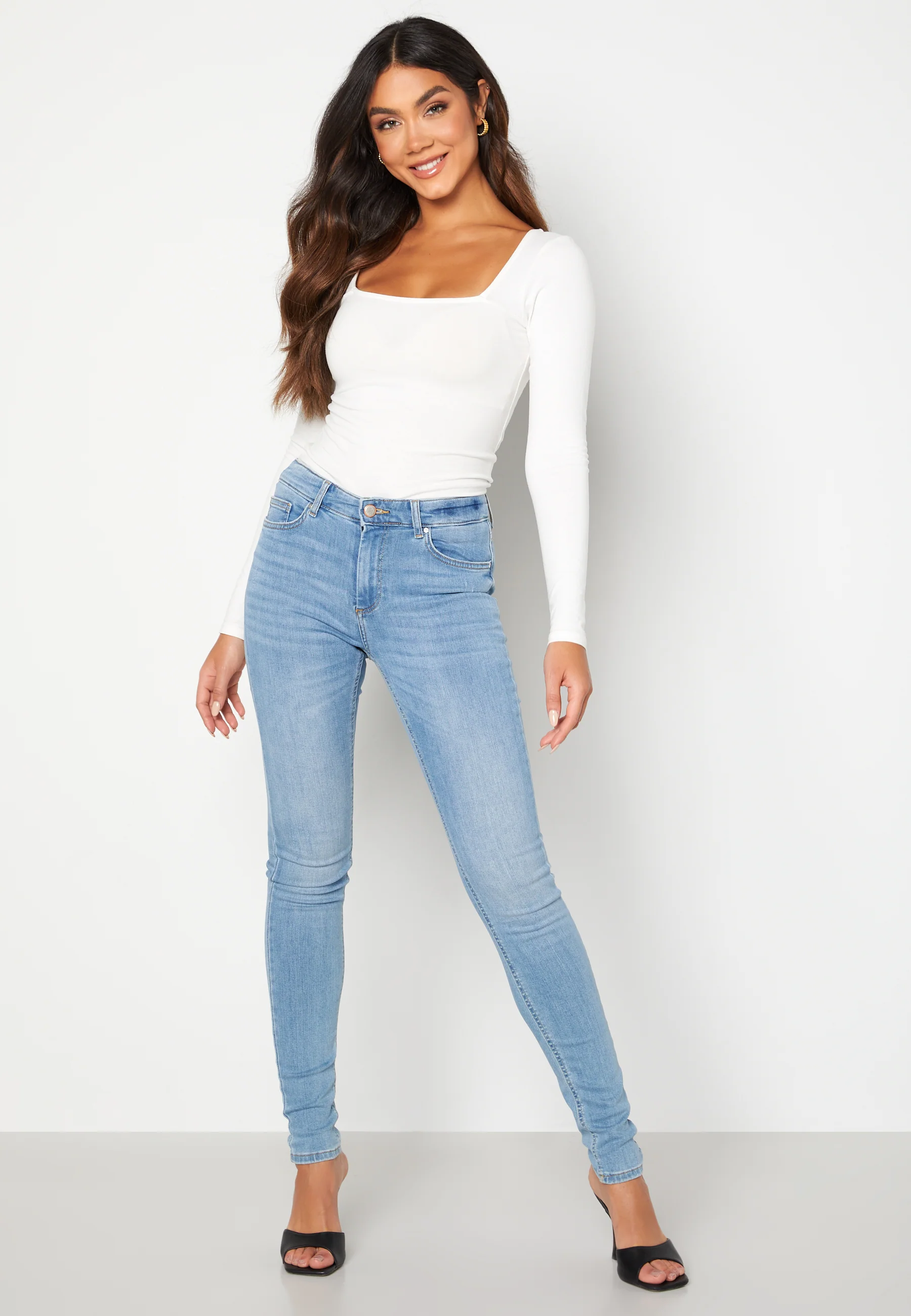 Blush Life Mid Jeans - Image 2