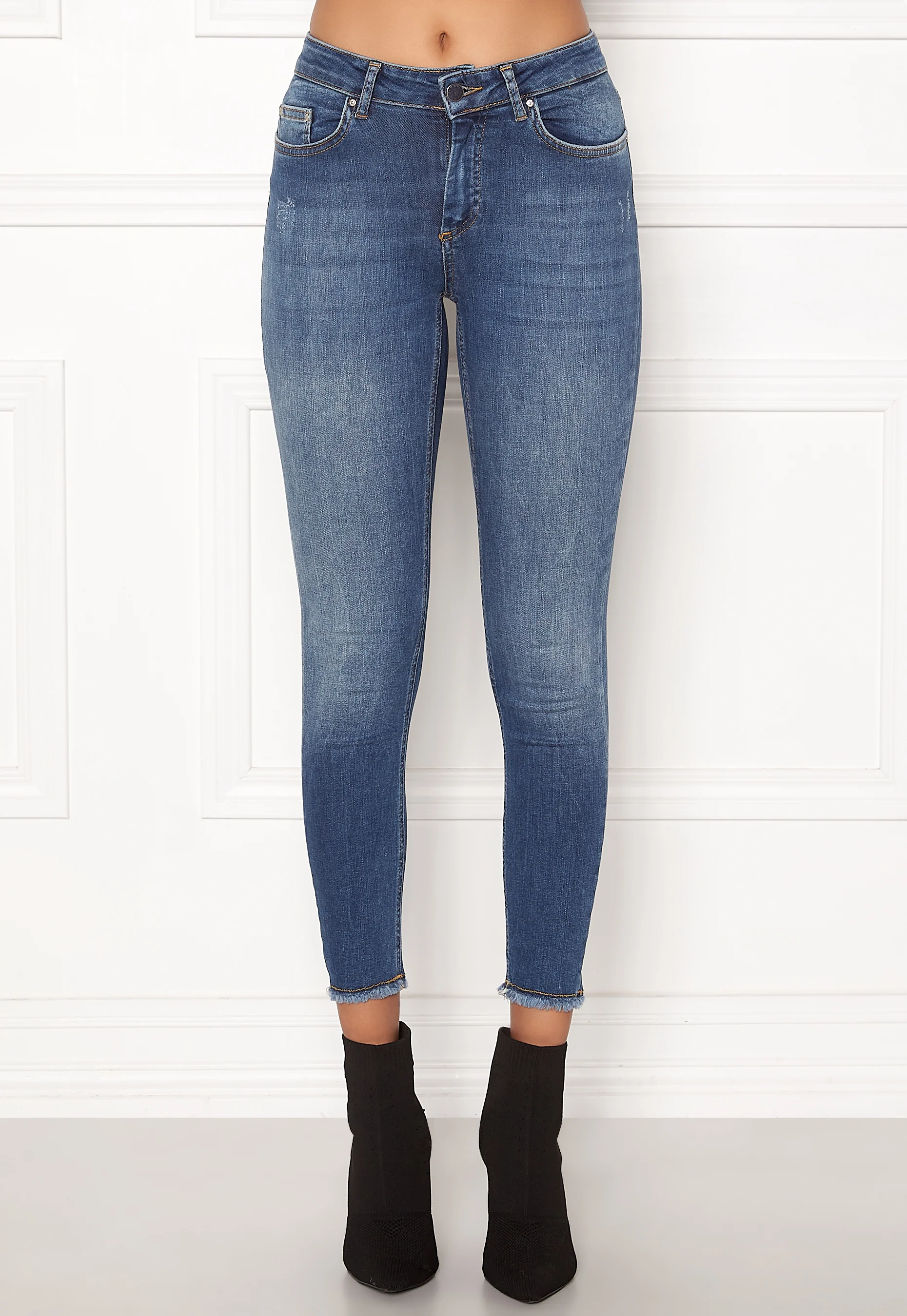 Blush Mid Ank Raw Jeans - Image 3