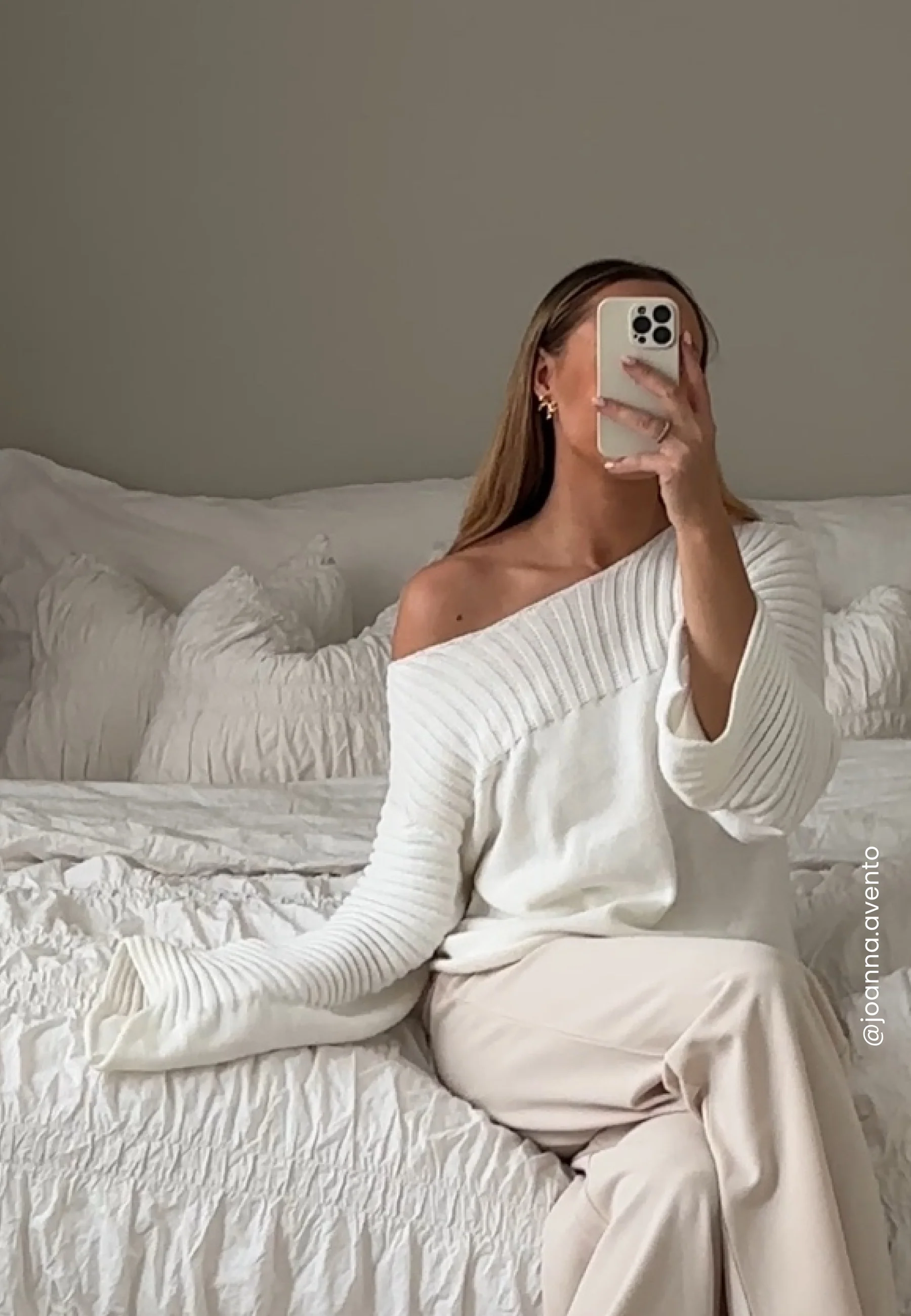 Boatneck Knitted Sweater - Image 9