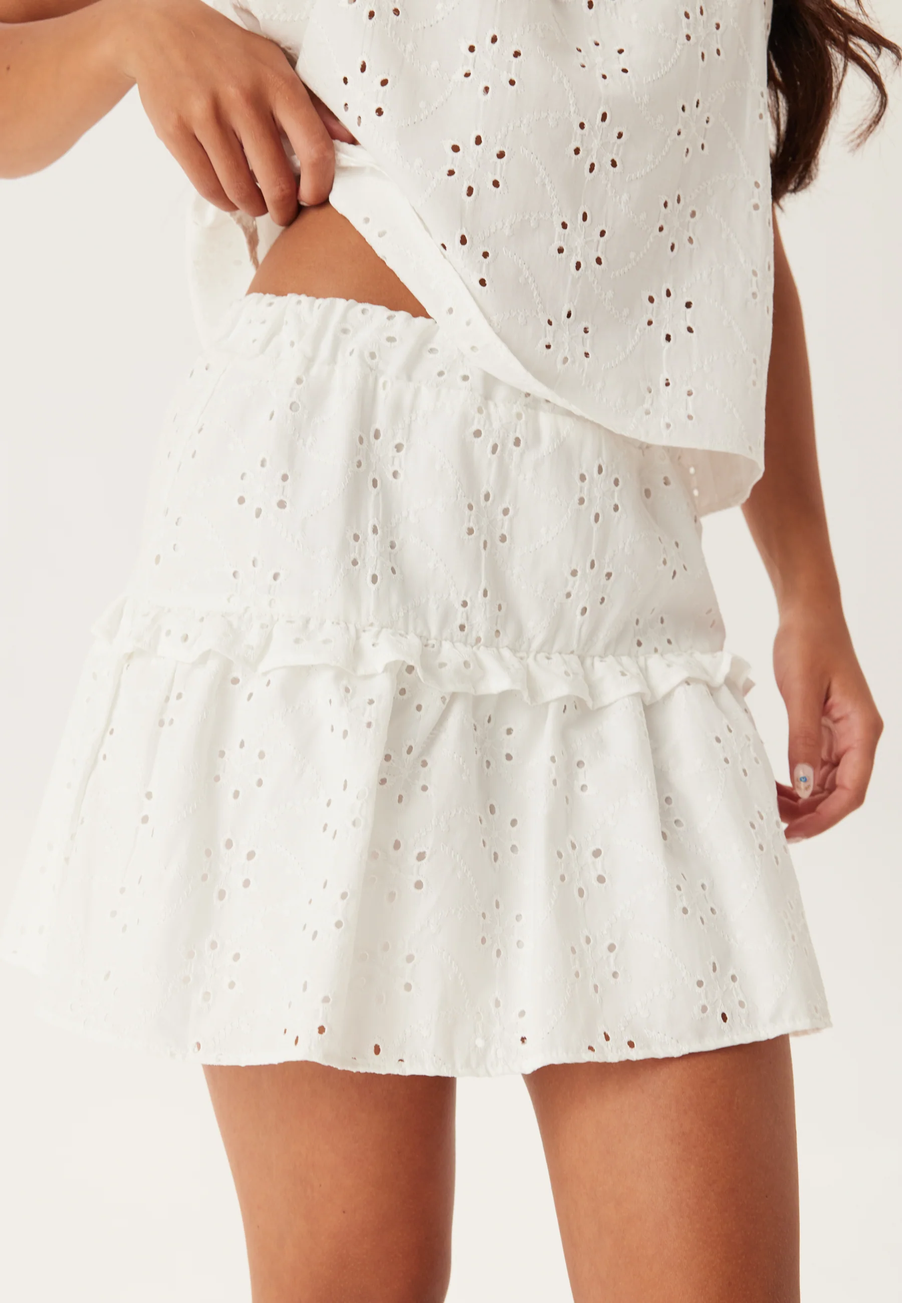 Broderie Anglaise Skirt - Image 4