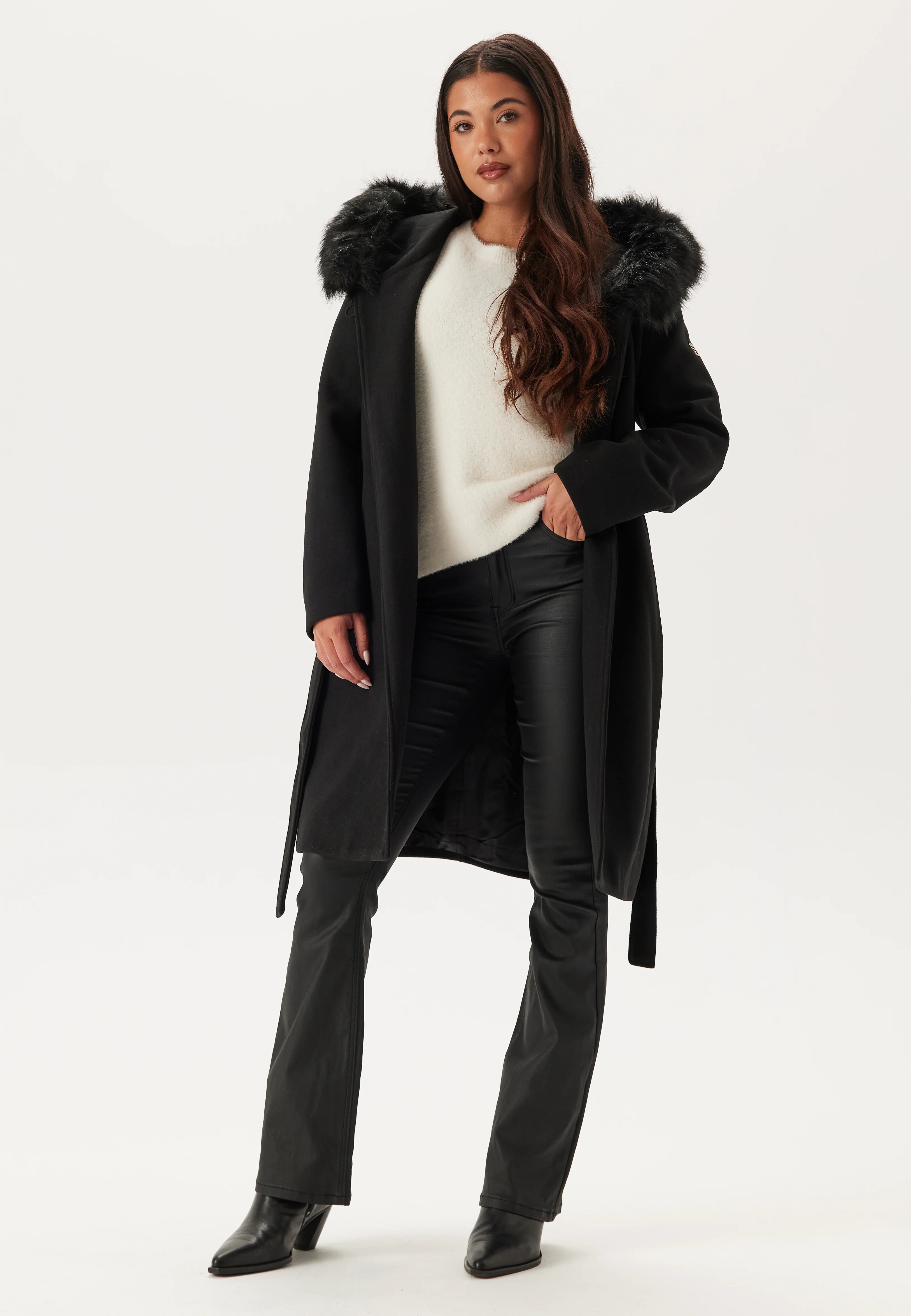 Camilla - Image 2