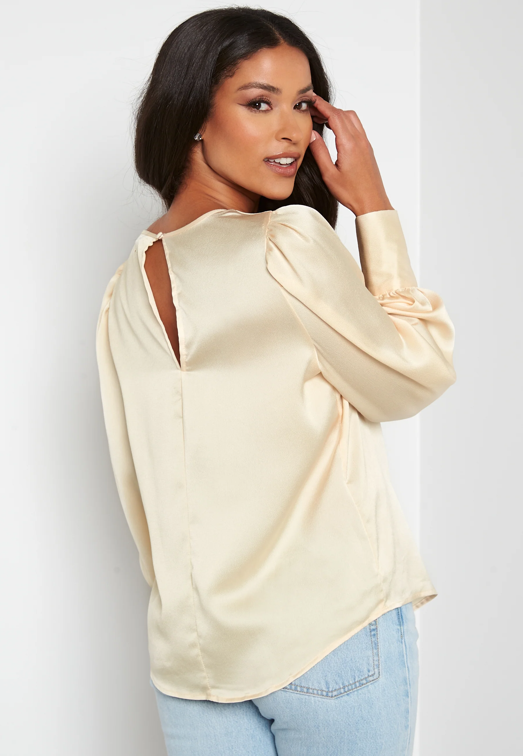 Carli LS O-neck Blouse - Image 3