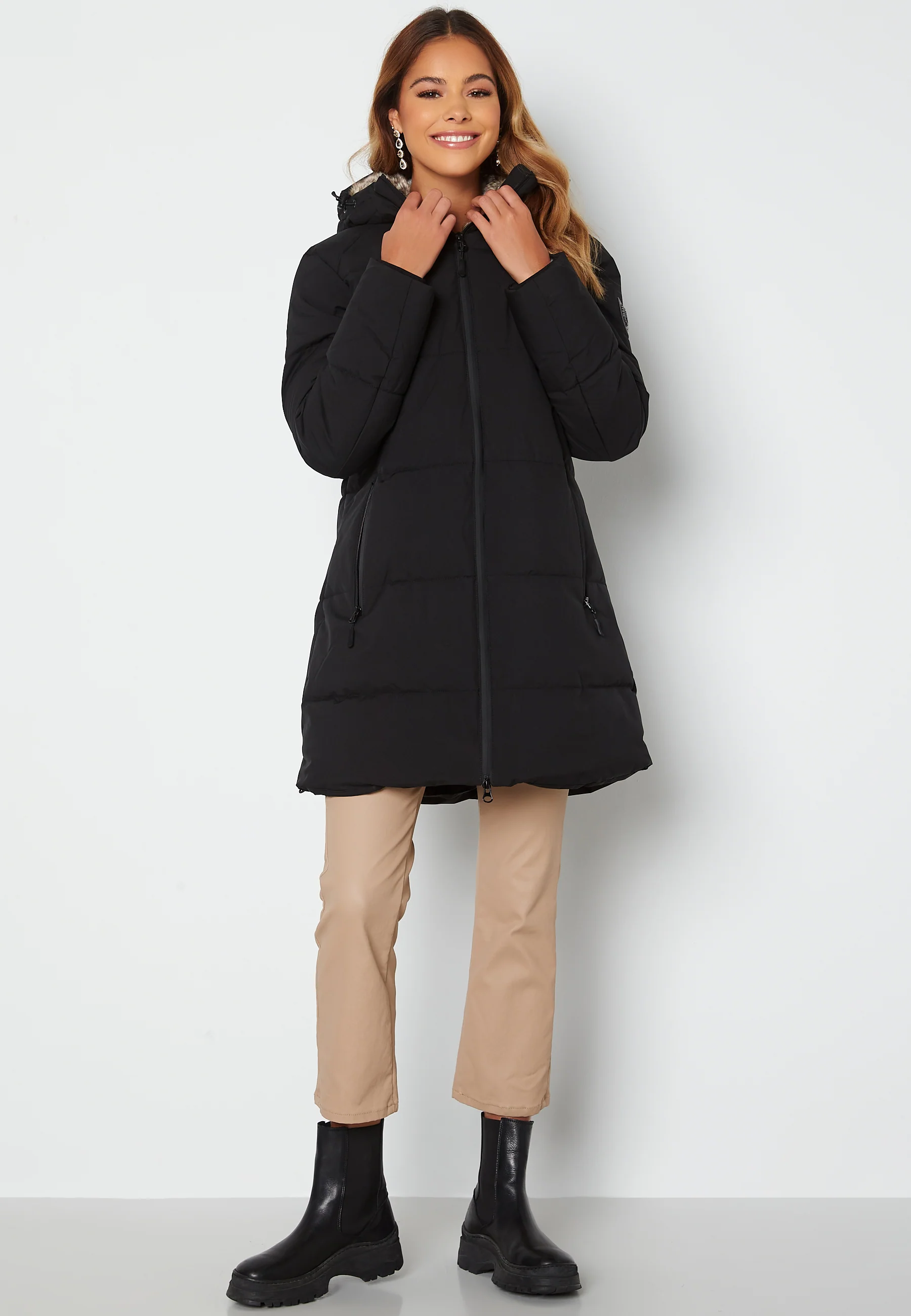 Caroline - Image 3