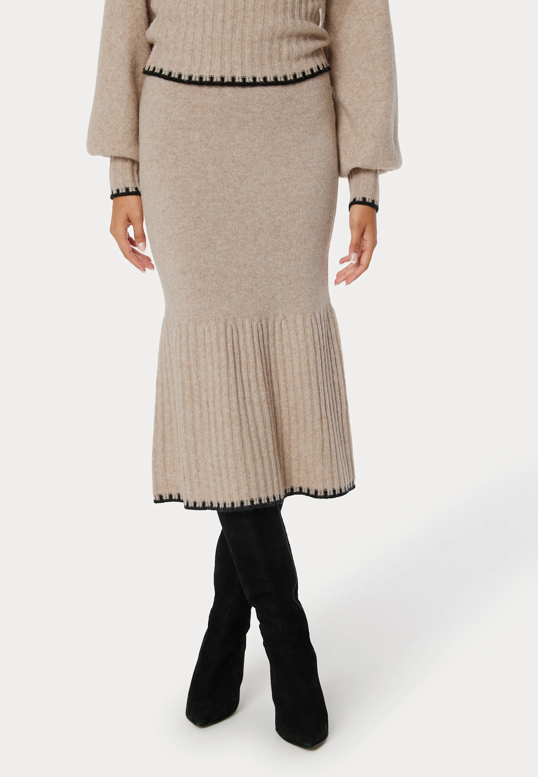 Contrast Edge Knitted Skirt - Image 6