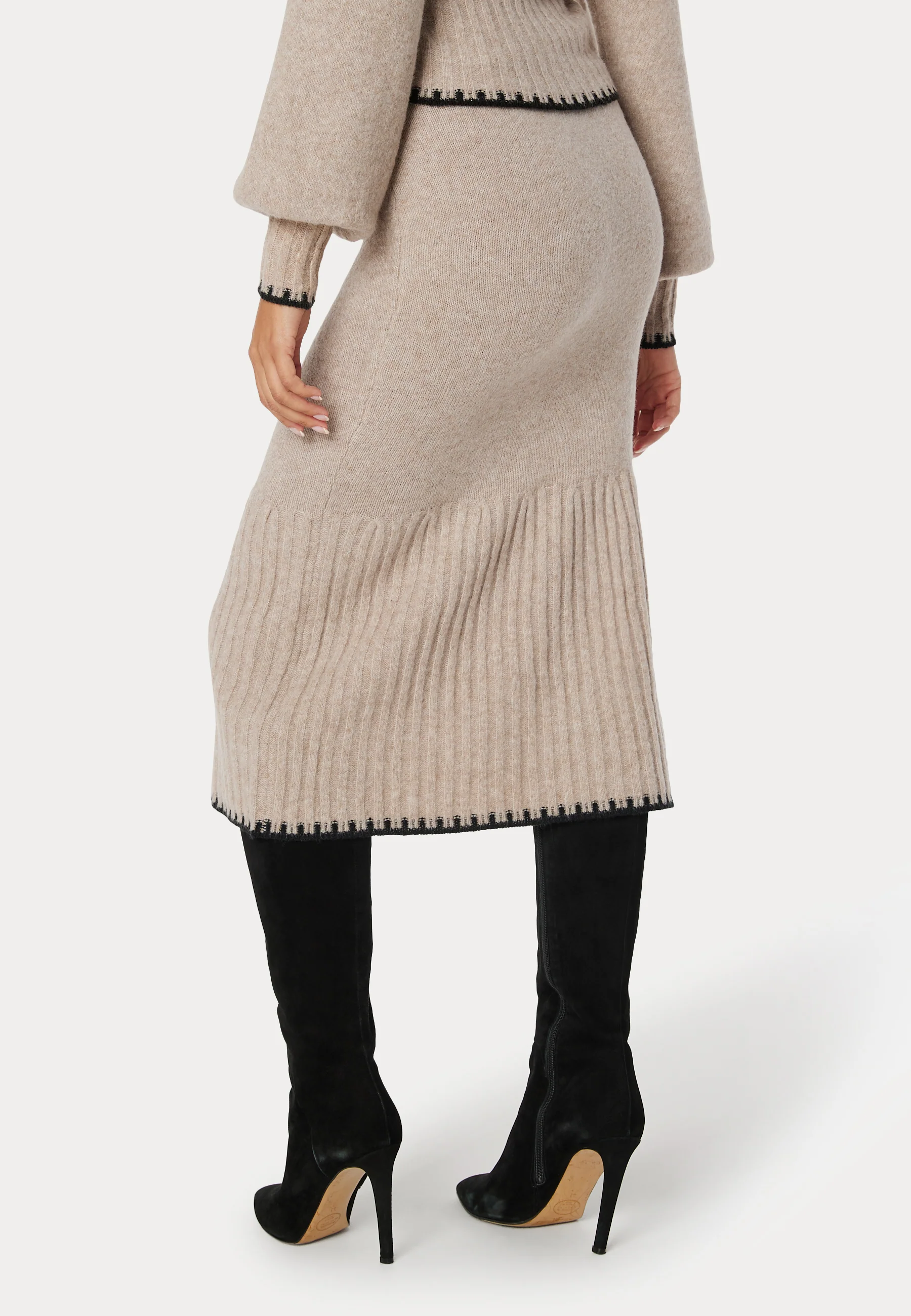 Contrast Edge Knitted Skirt - Image 7