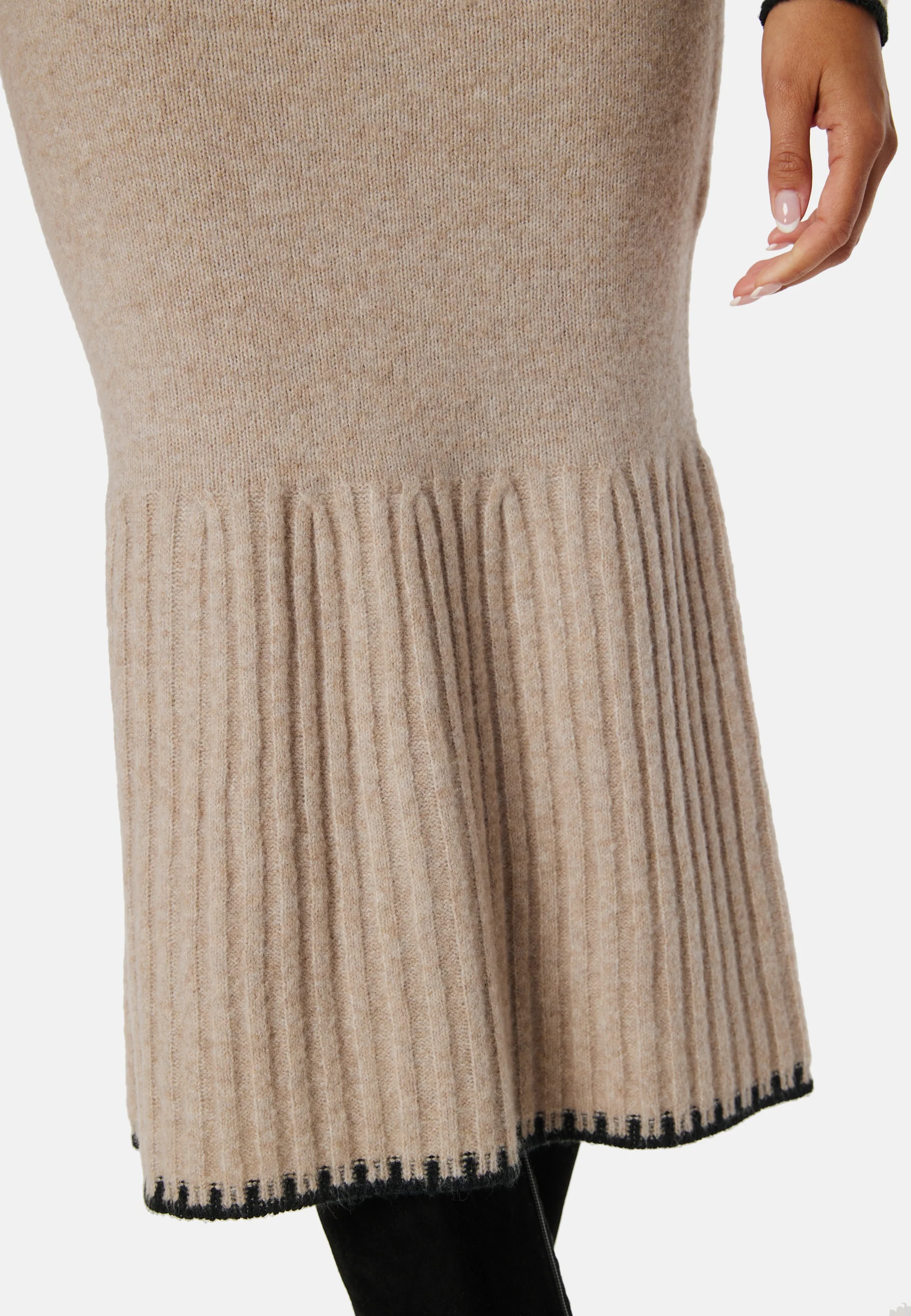 Contrast Edge Knitted Skirt - Image 8