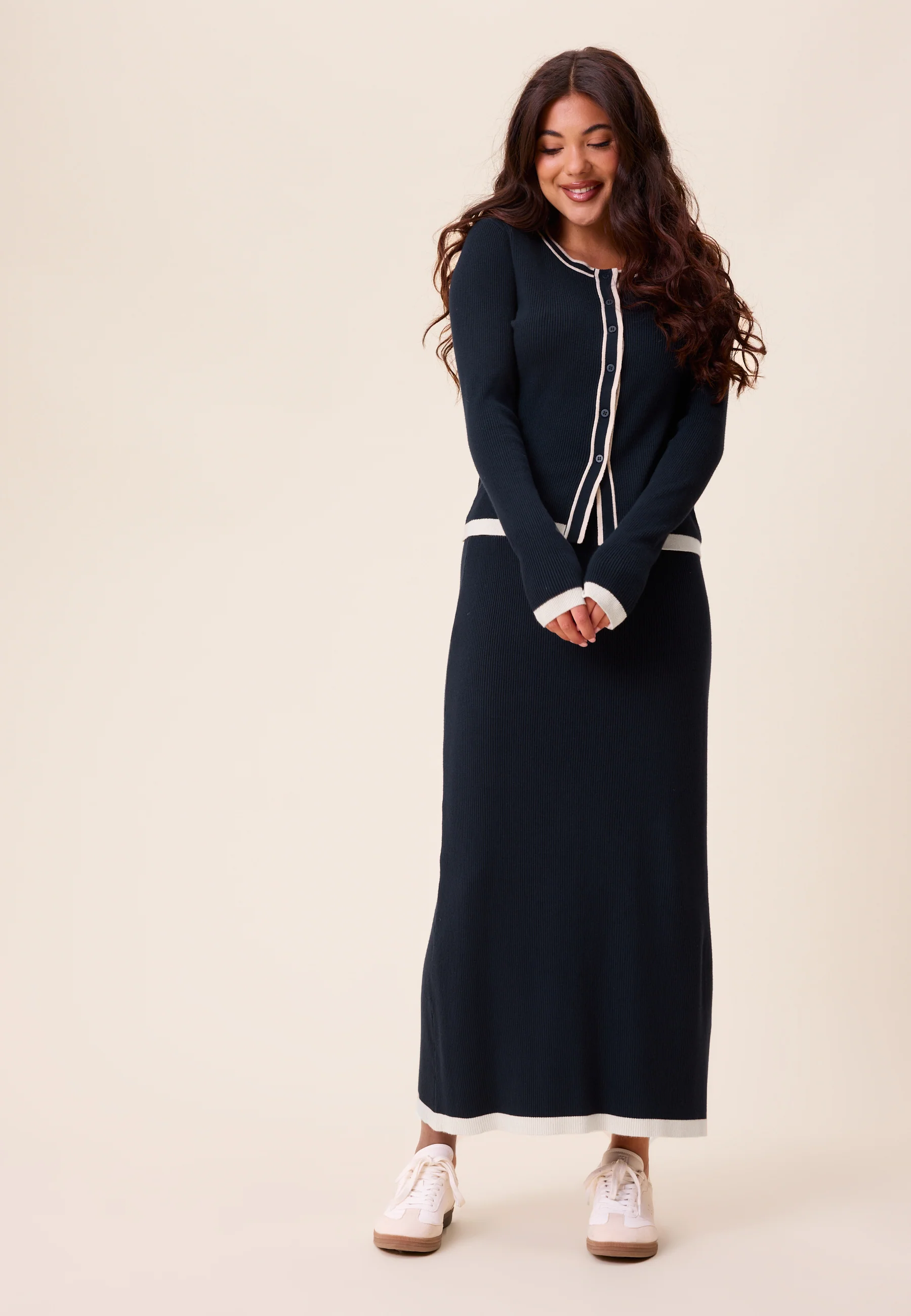 Contrast Knitted Cardigan - Image 3