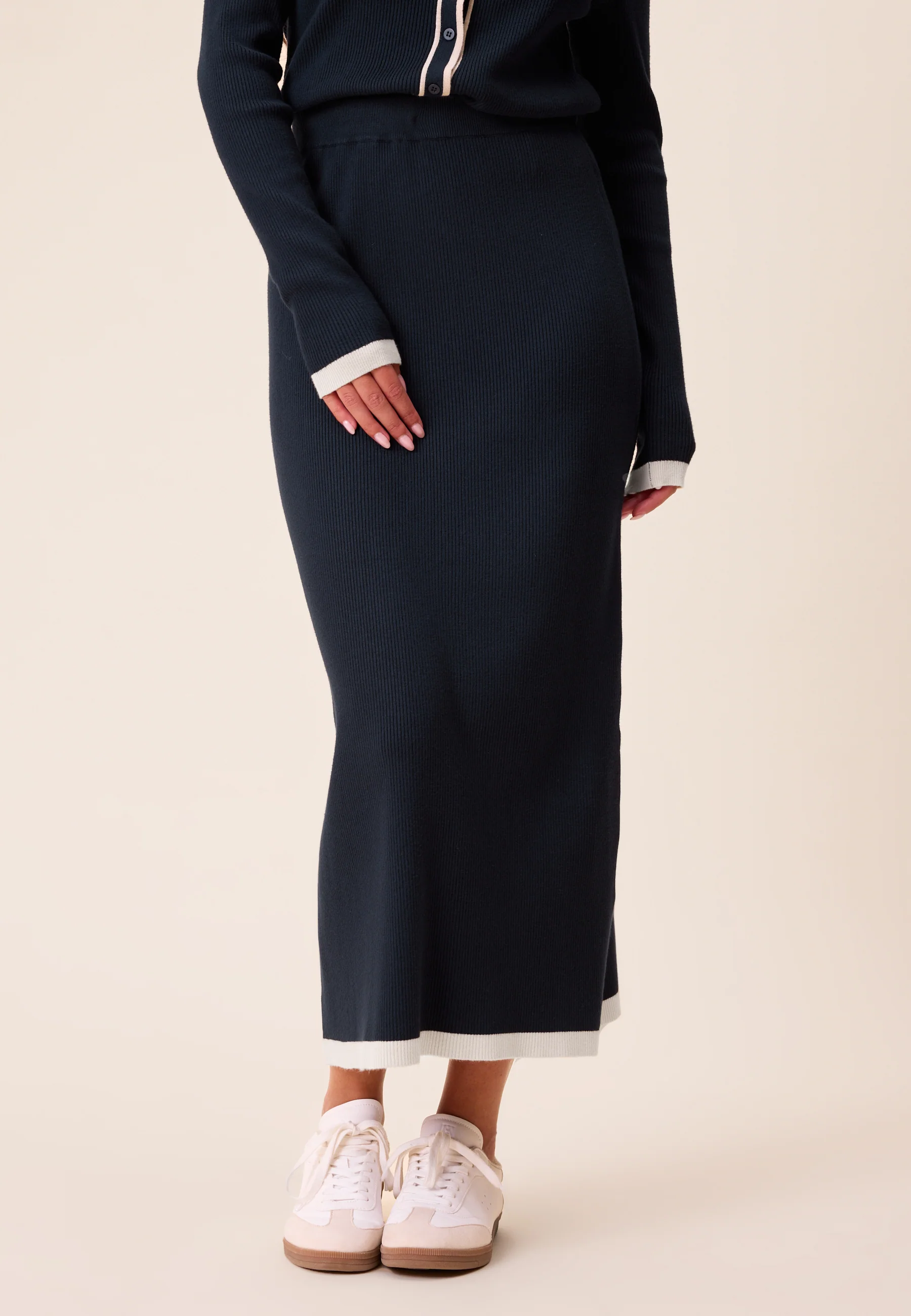 Contrast Knitted Midi Skirt