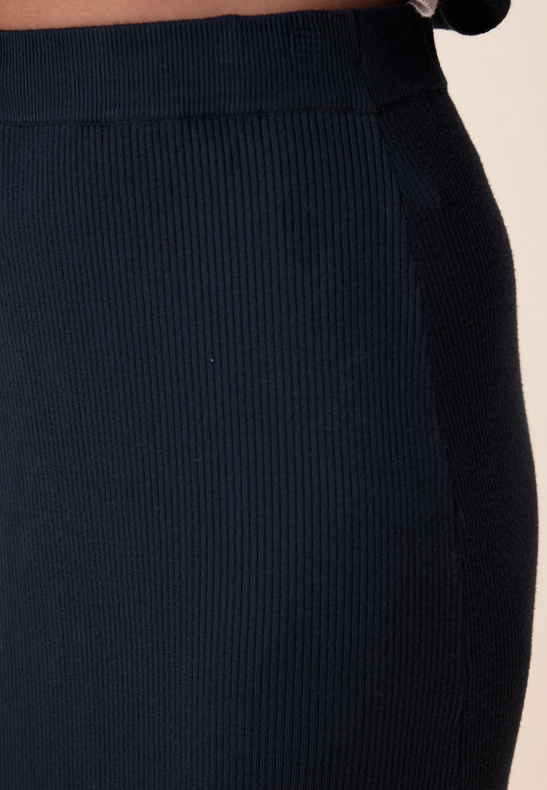 Contrast Knitted Midi Skirt - Image 4