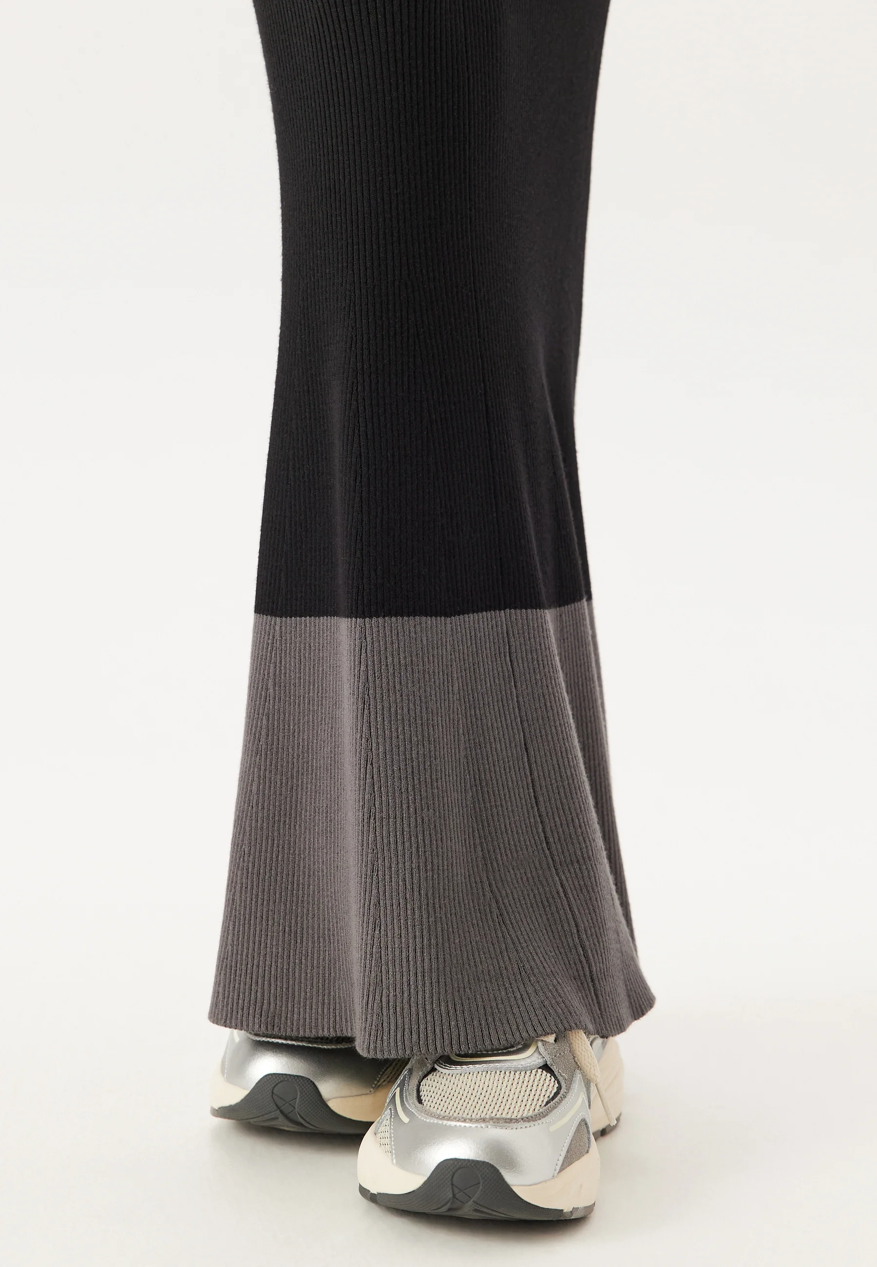 Contrast Rib Knitted Skirt - Image 4