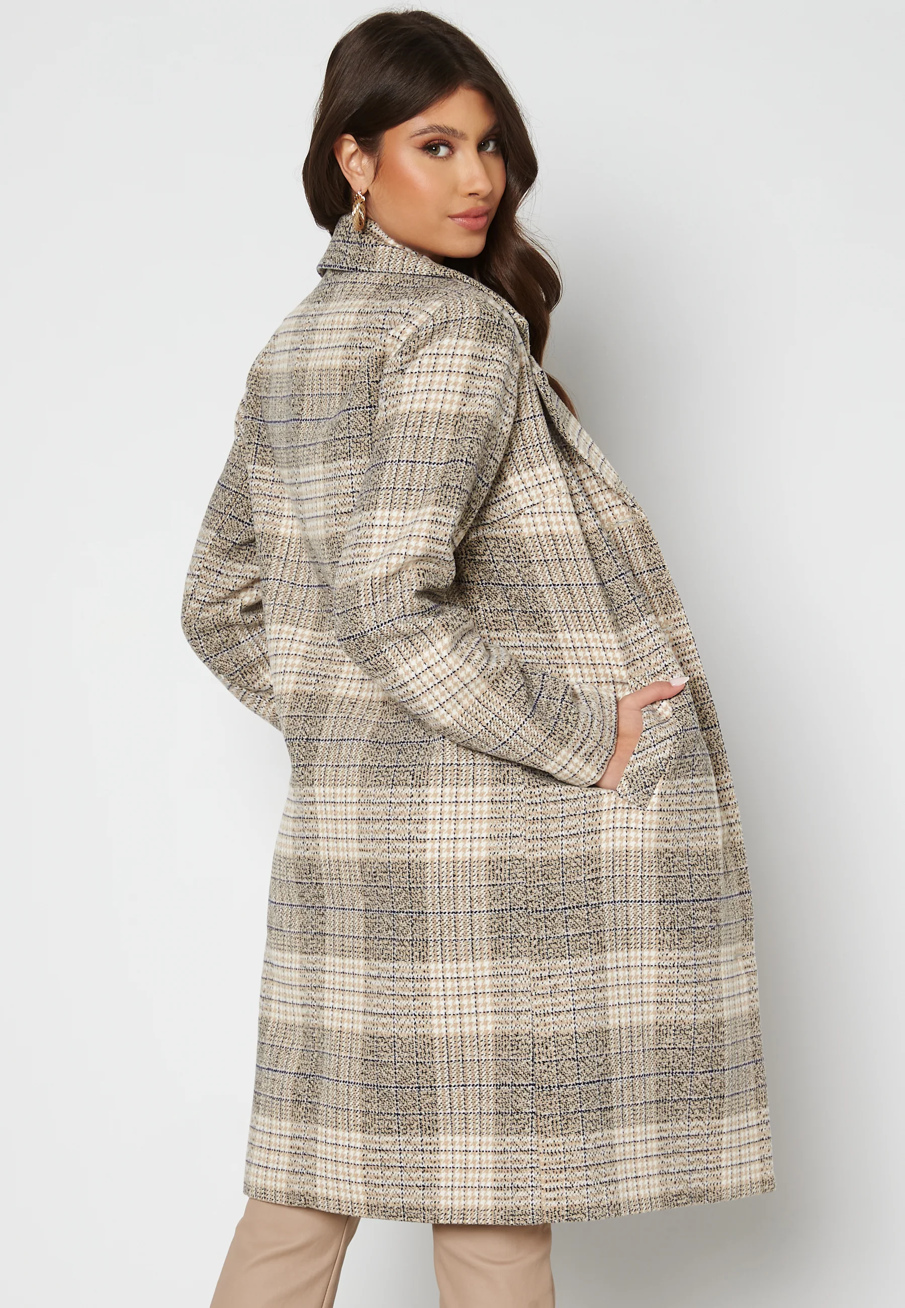 Corinne checked coat - Image 8