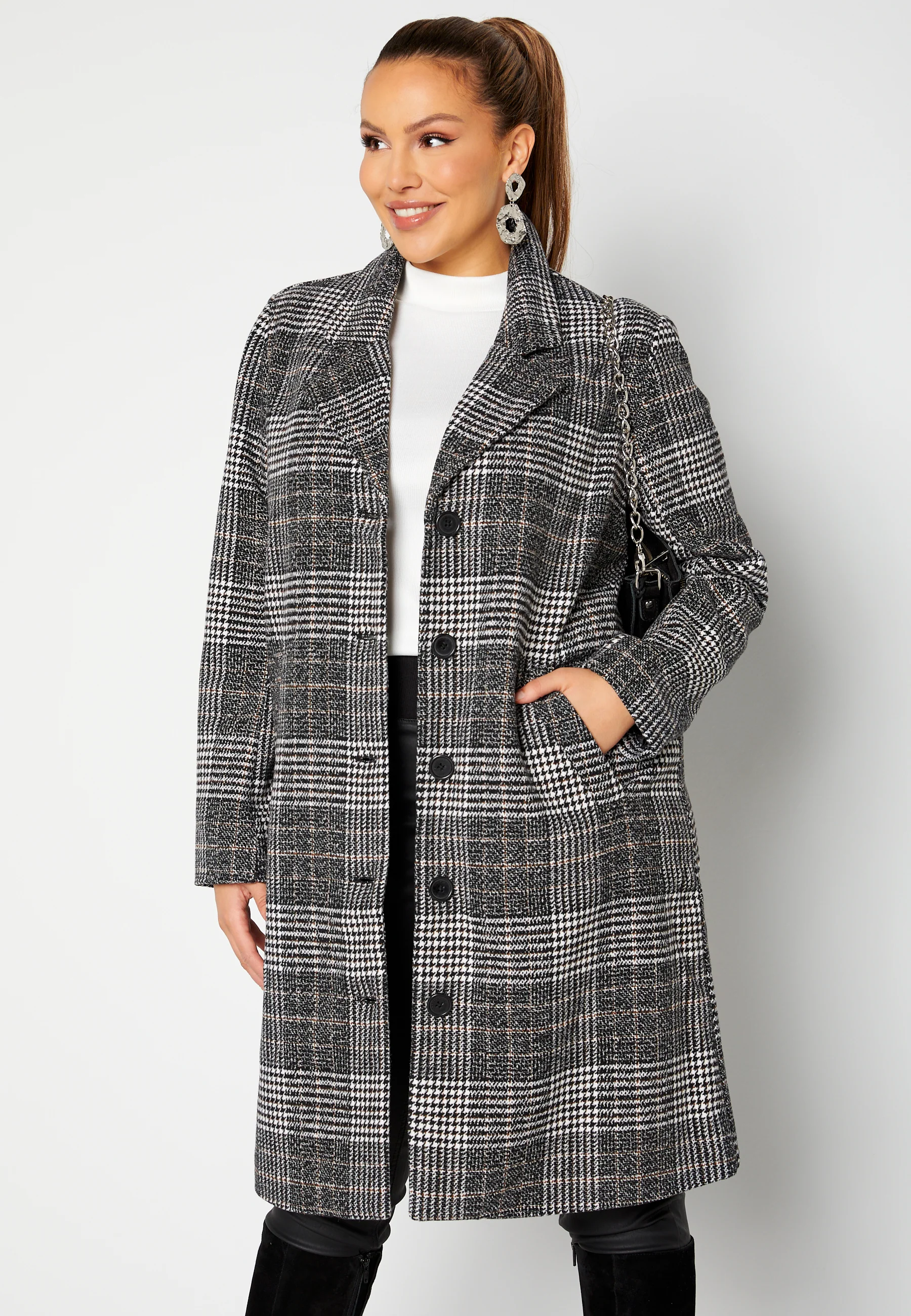 Corinne checked coat - Image 7