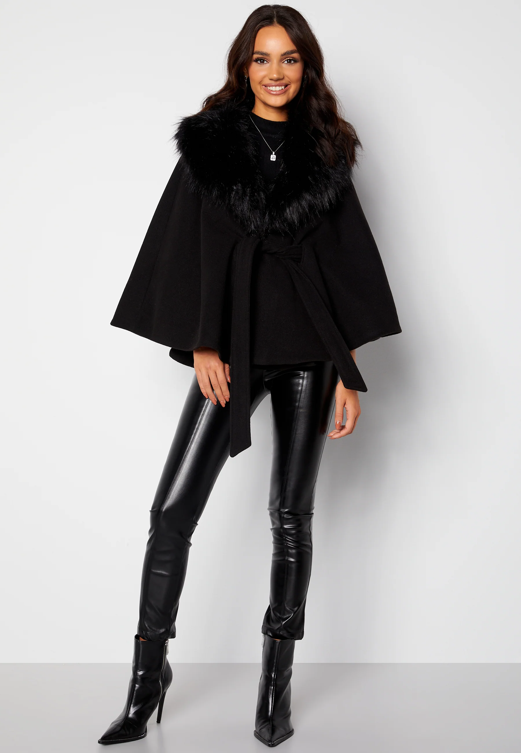 Cornelia cape - Image 2