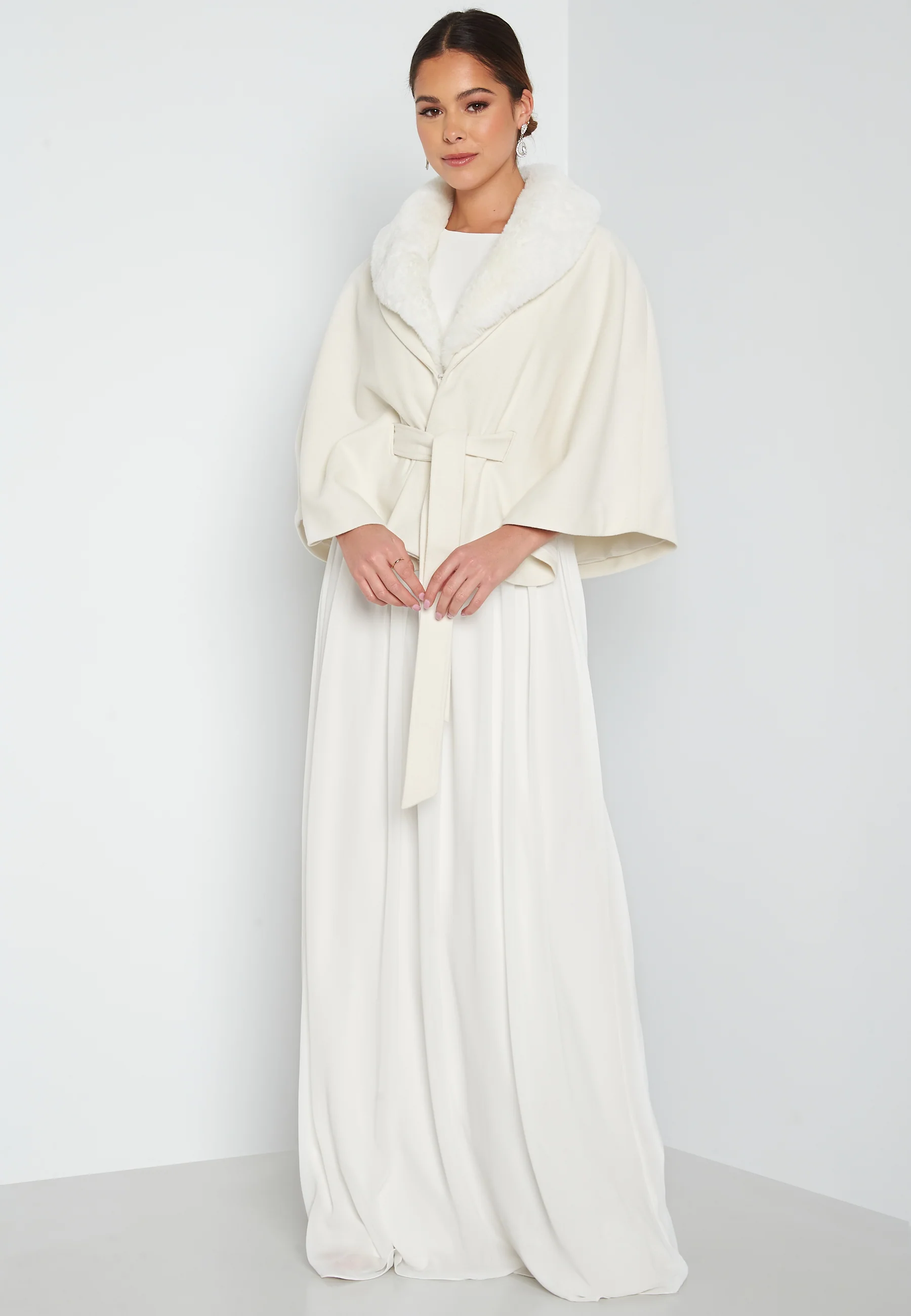 Cornelia Wedding Cape - Image 3