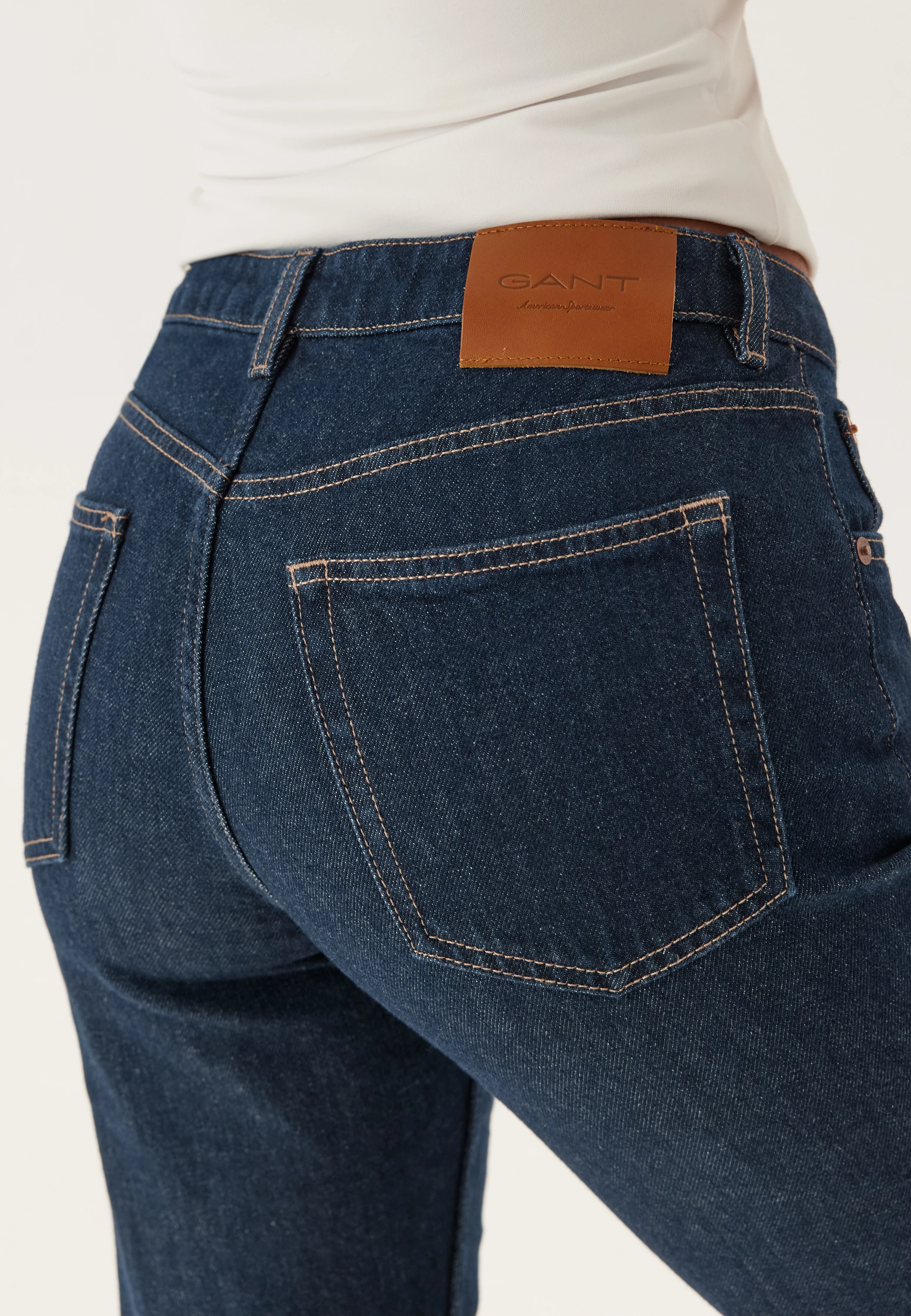 Cropped Straight Stretch Jeans - Image 5