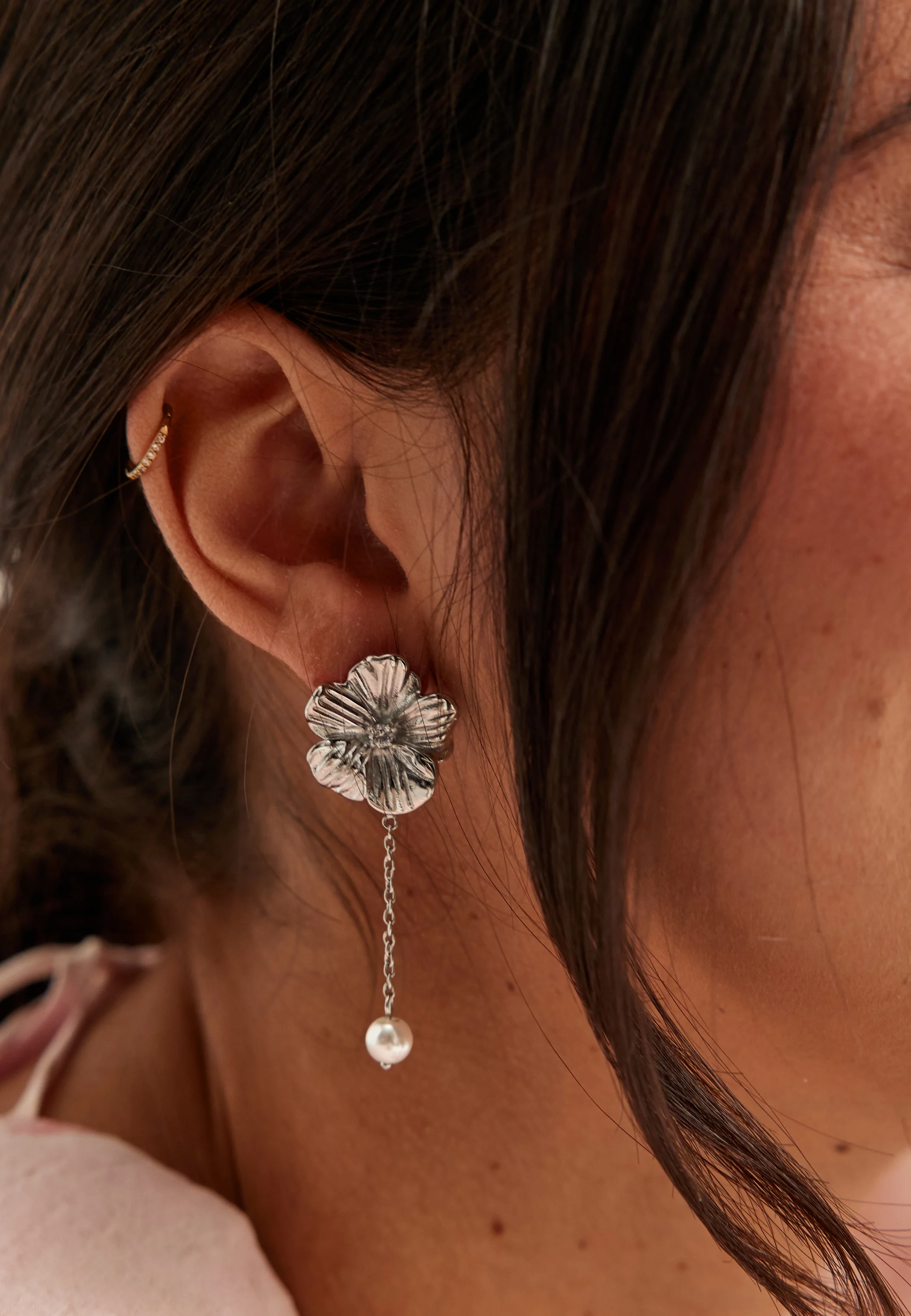 Daisy Pendant Earring - Image 2
