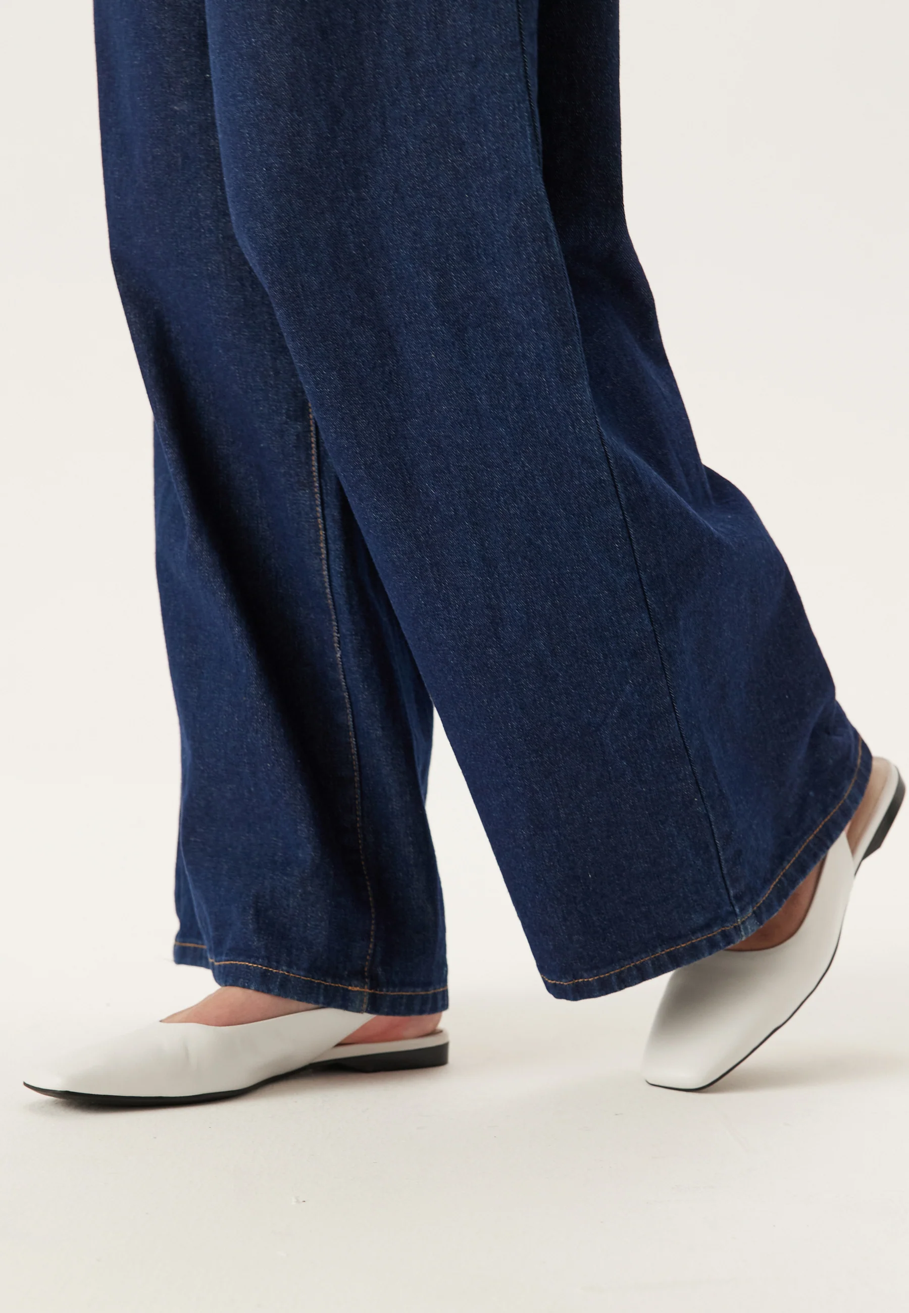 Delia Slingback - Image 3