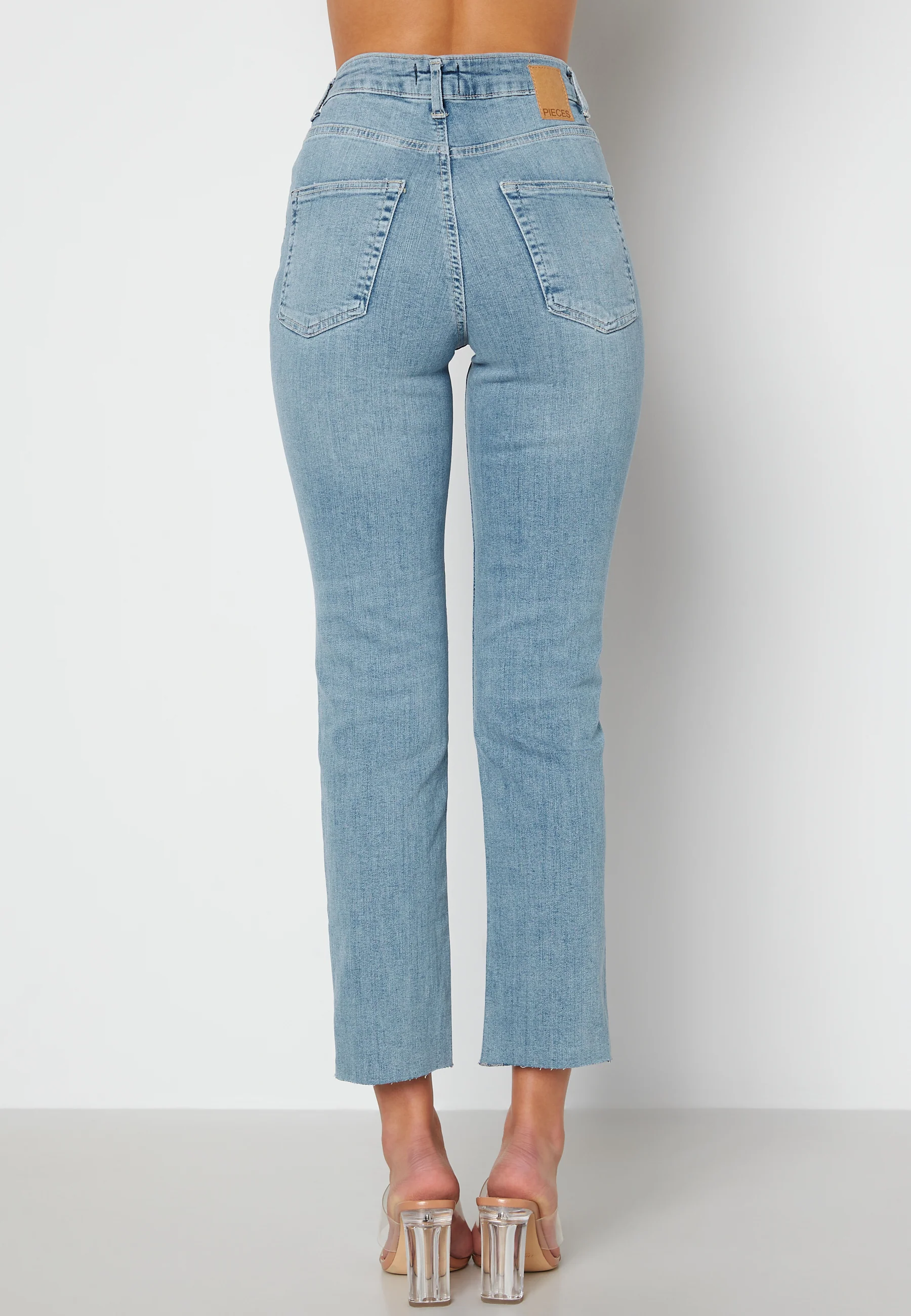 Delly Straight HW Jeans