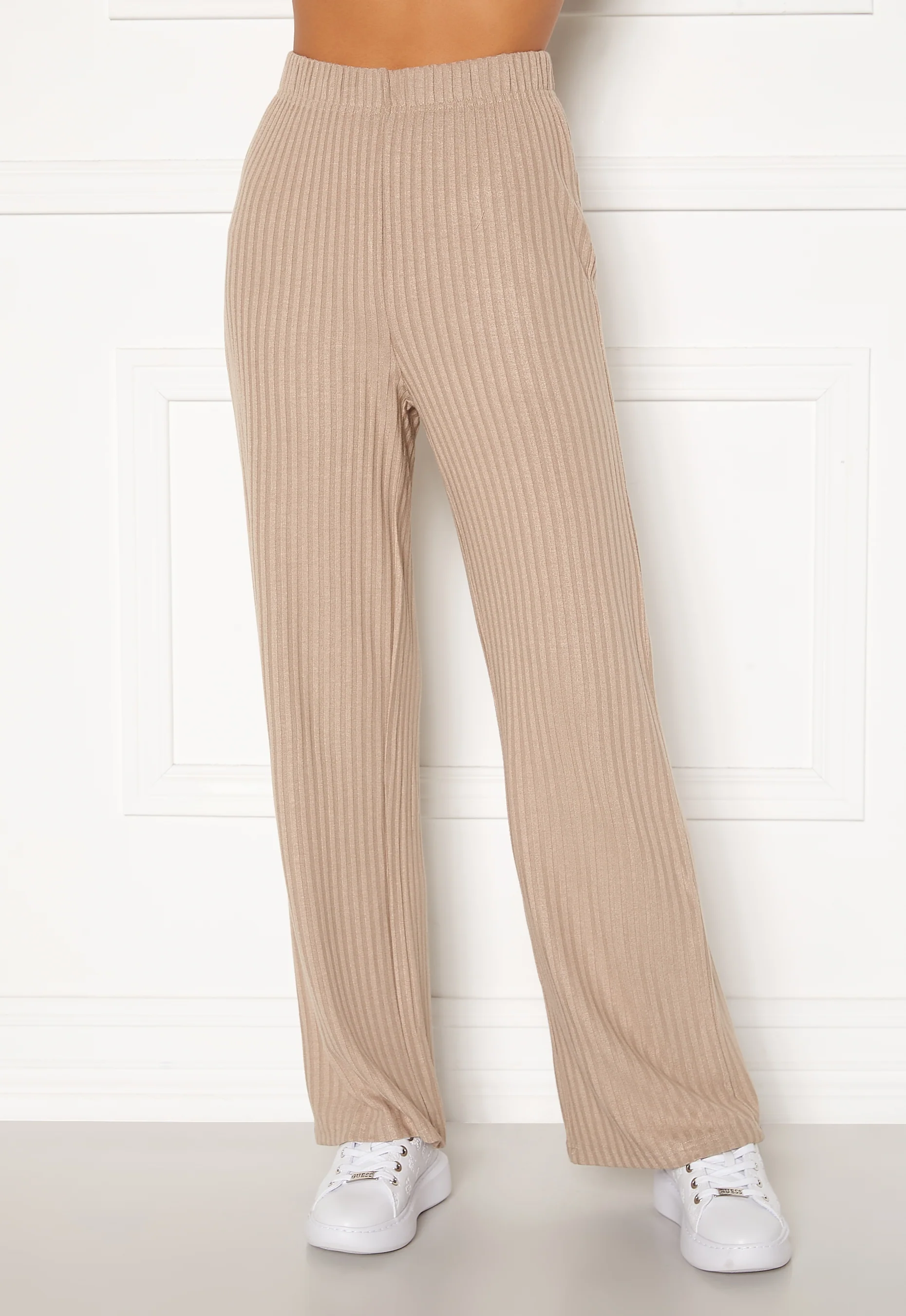 Dina Pant - Image 2