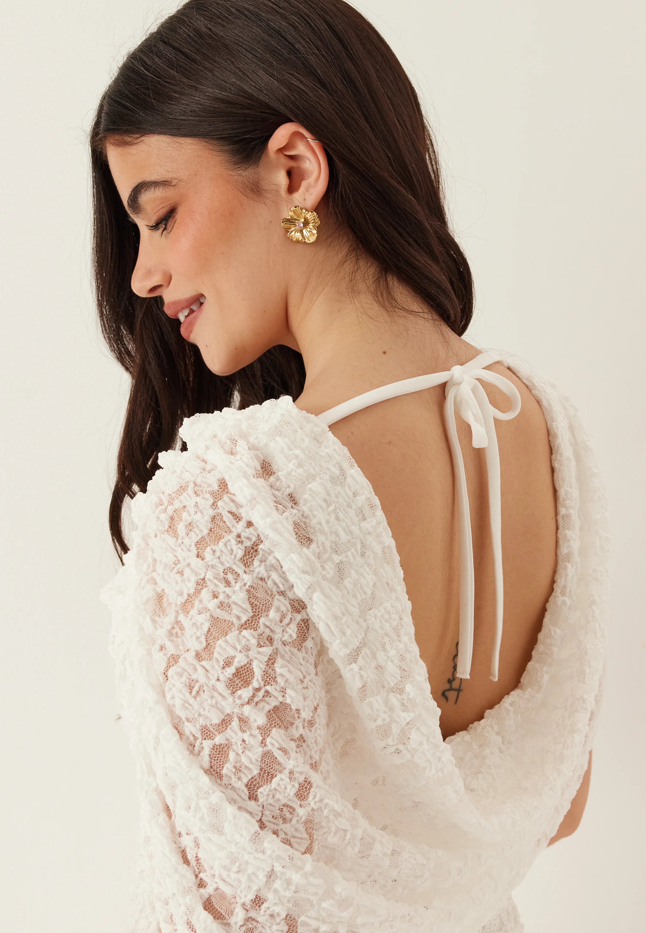 Drapy Cape Lace Dress - Image 4