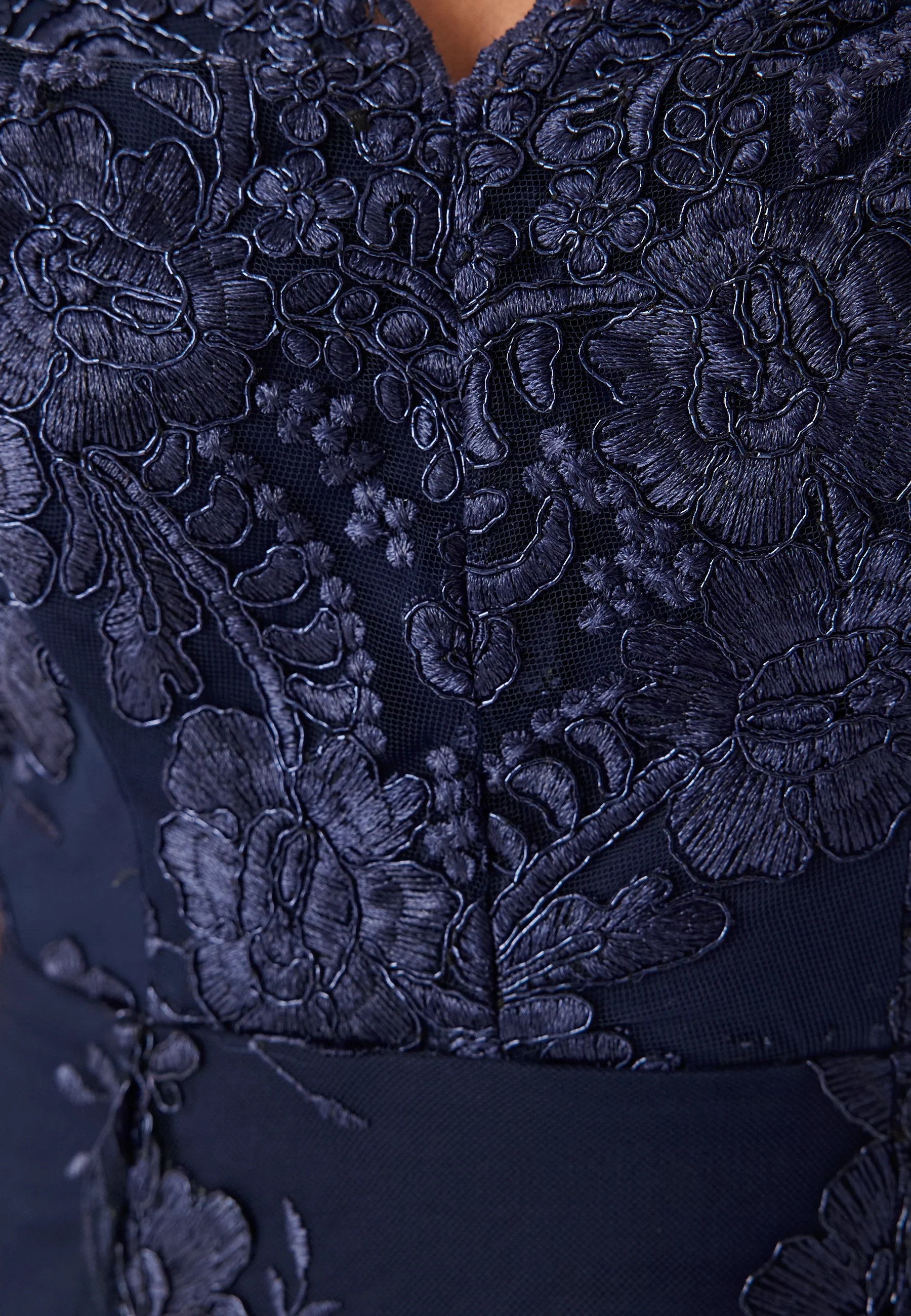 Embroidered Lace Dress - Image 5
