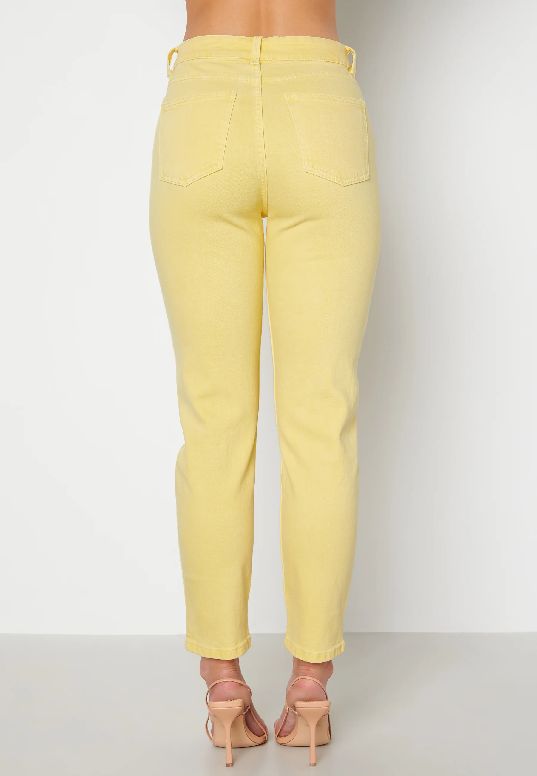 Emily HW Straight Jeans