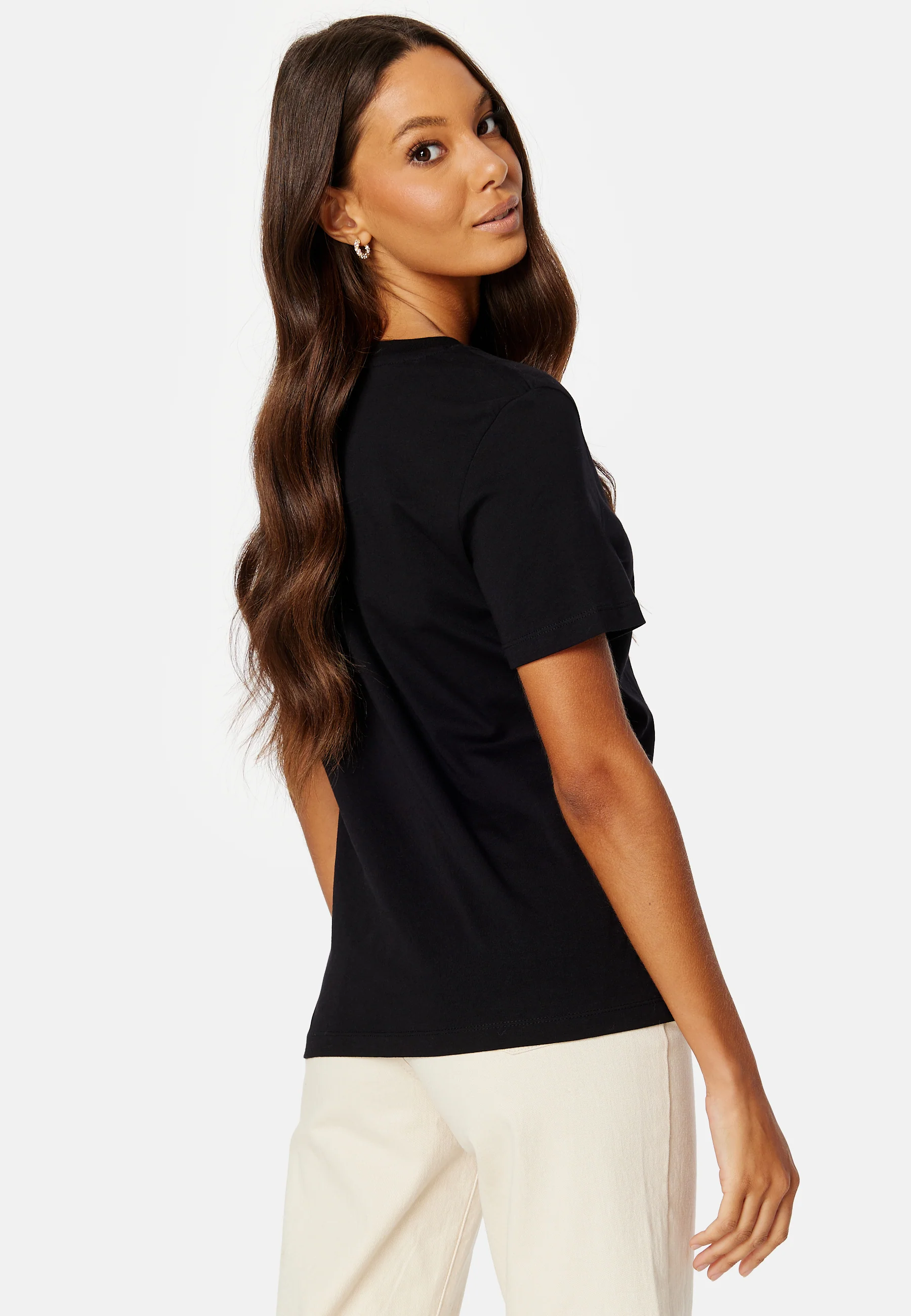 Essential SS V-Neck Tee - Image 3