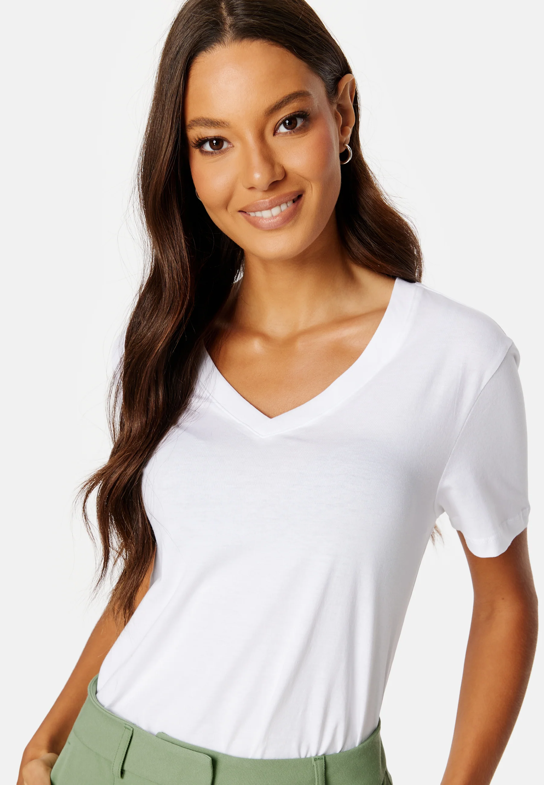 Essential SS V-Neck Tee - Image 5