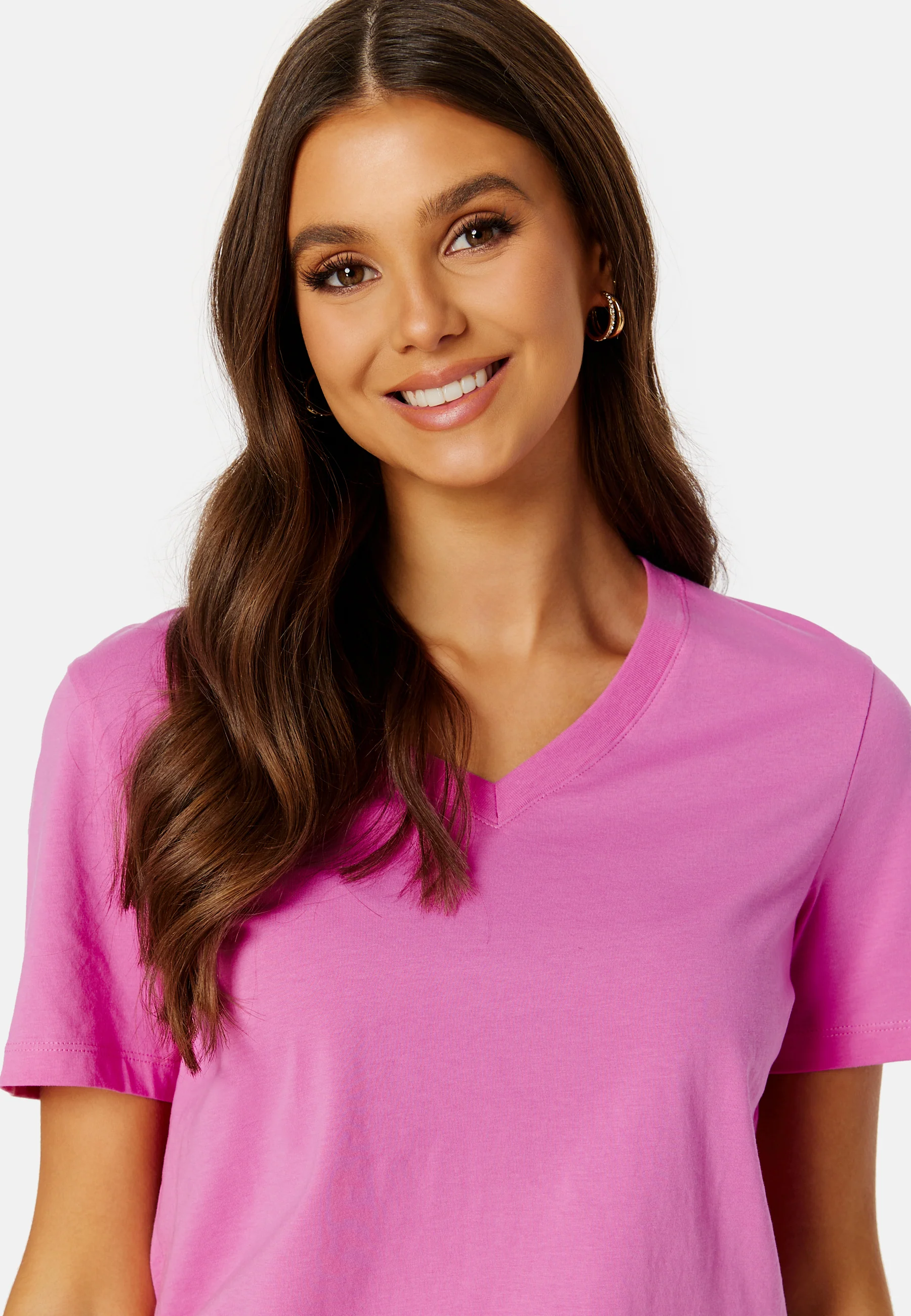 Essential SS V-Neck Tee - Image 4