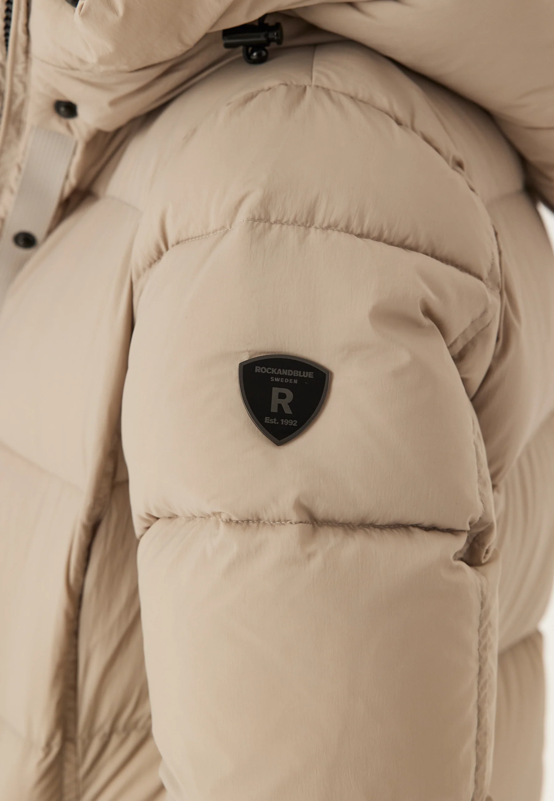 Falcon Mid Jacket - Image 8