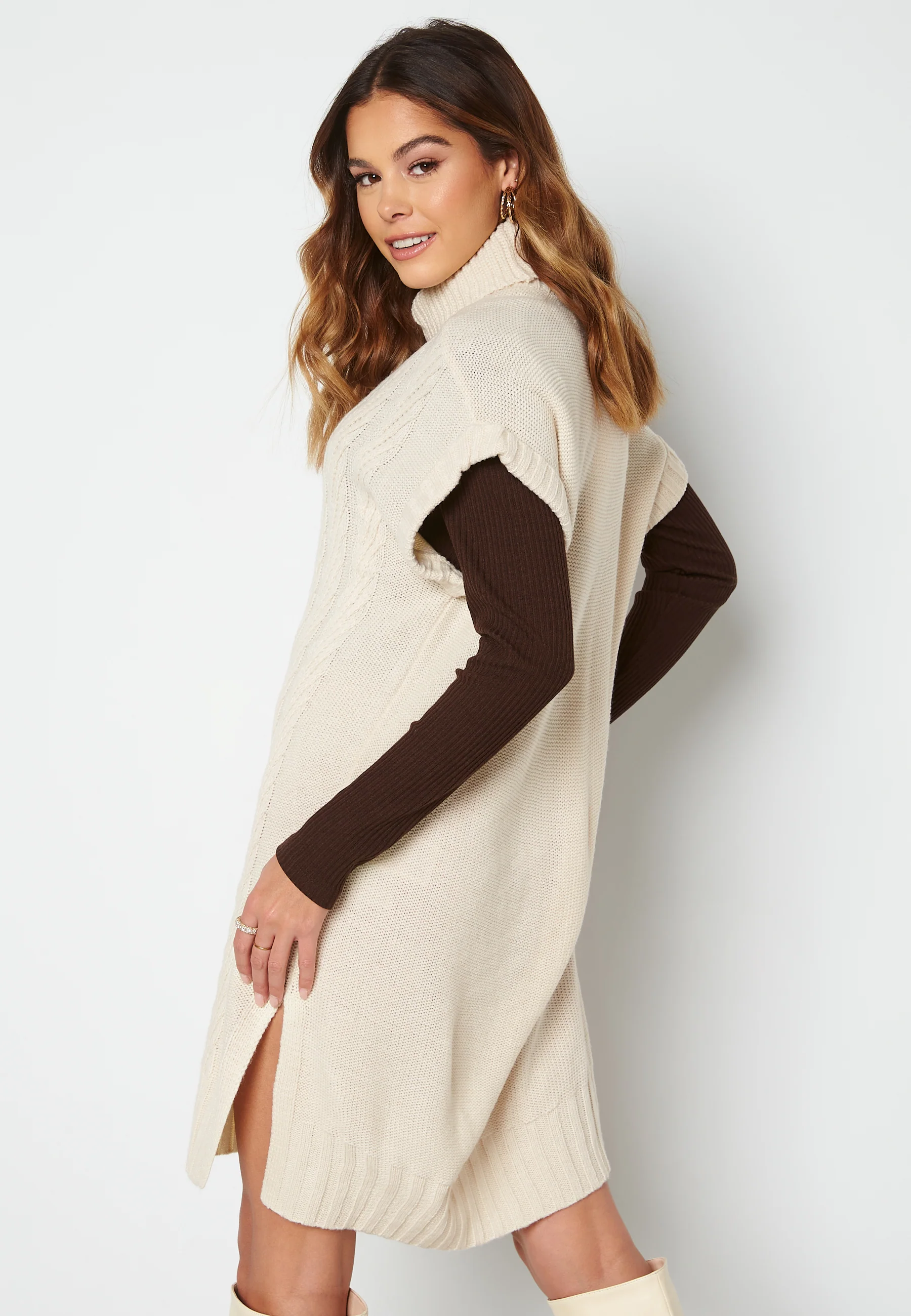 Fara Roll Neck Cable Vest - Image 3
