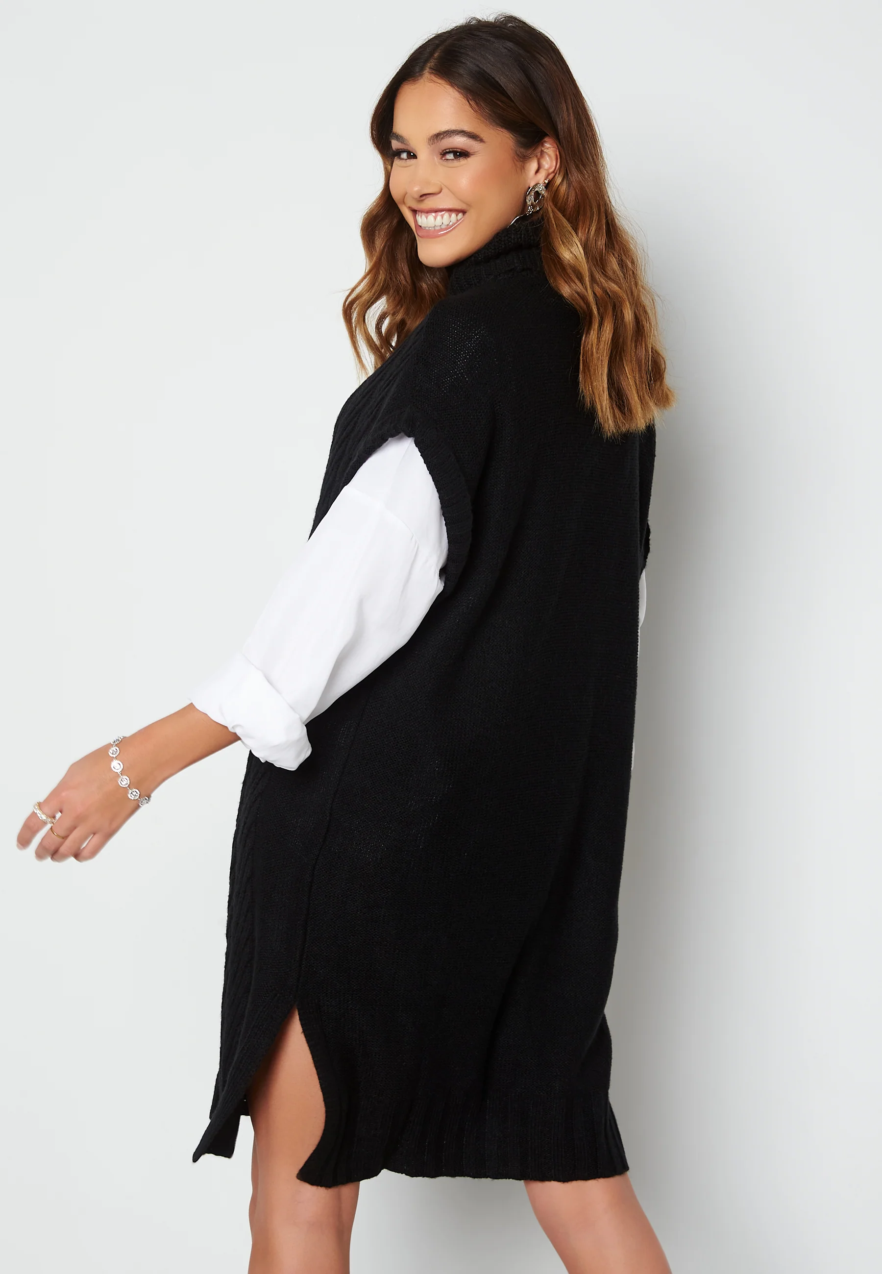 Fara Roll Neck Cable Vest - Image 3