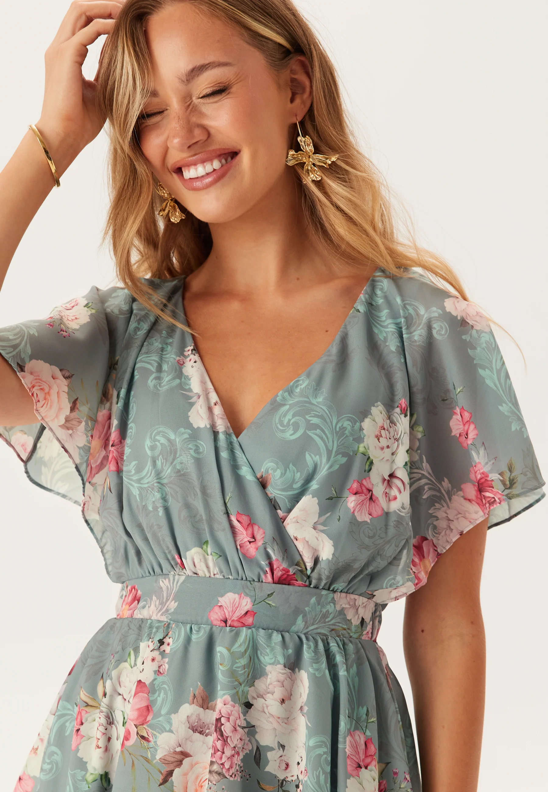 Floral Flutter Tiered Maxi Dress - Image 5