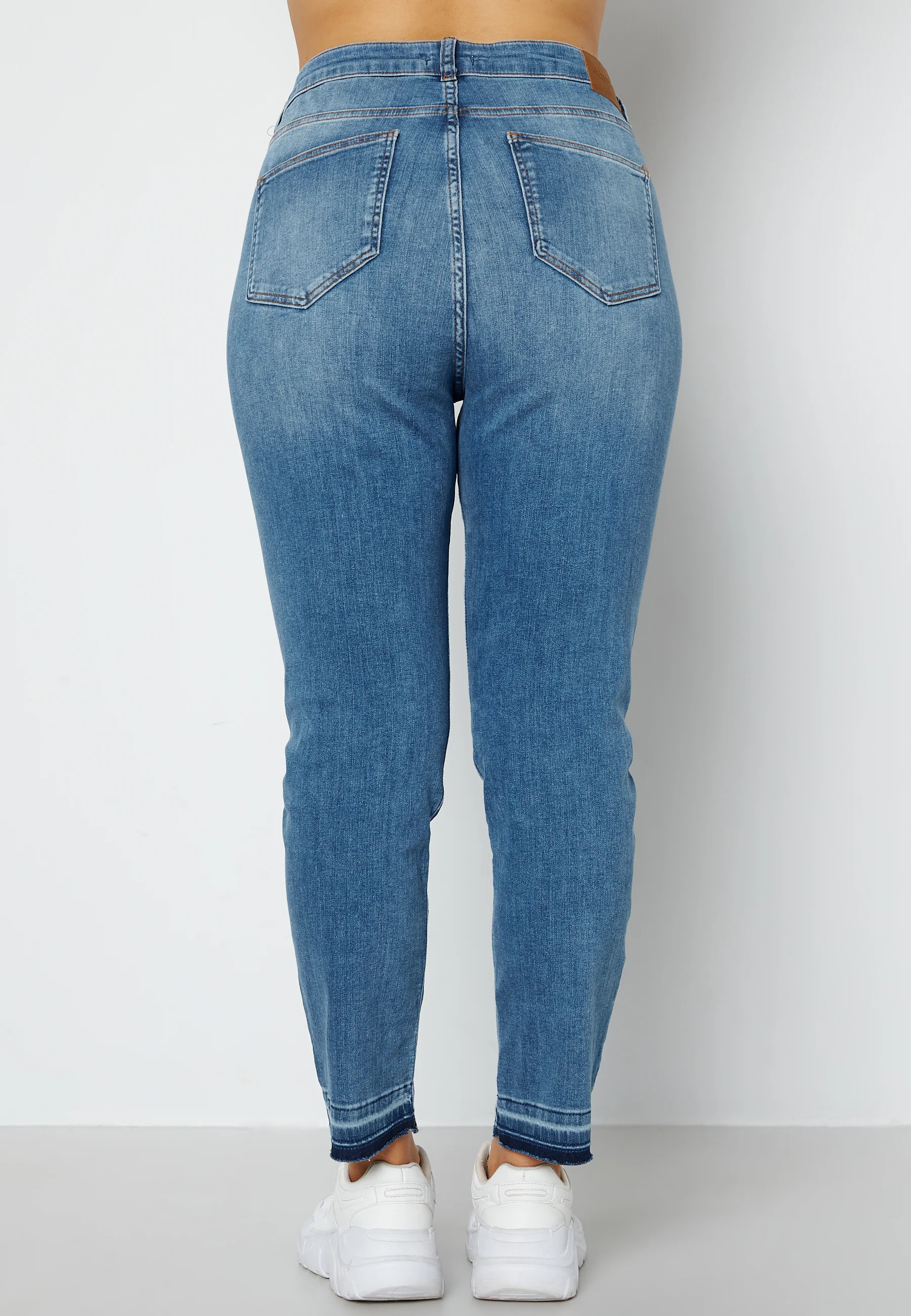 Freya high waist jeans - Image 2