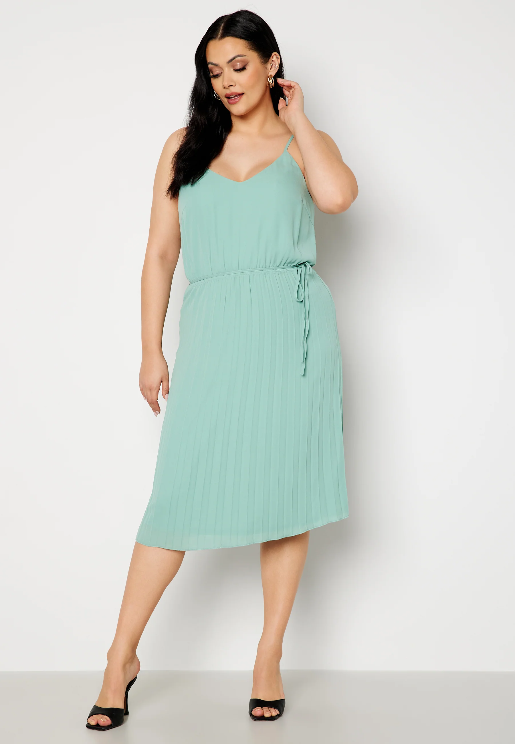 Gwyneth Pleated Dress - Image 5