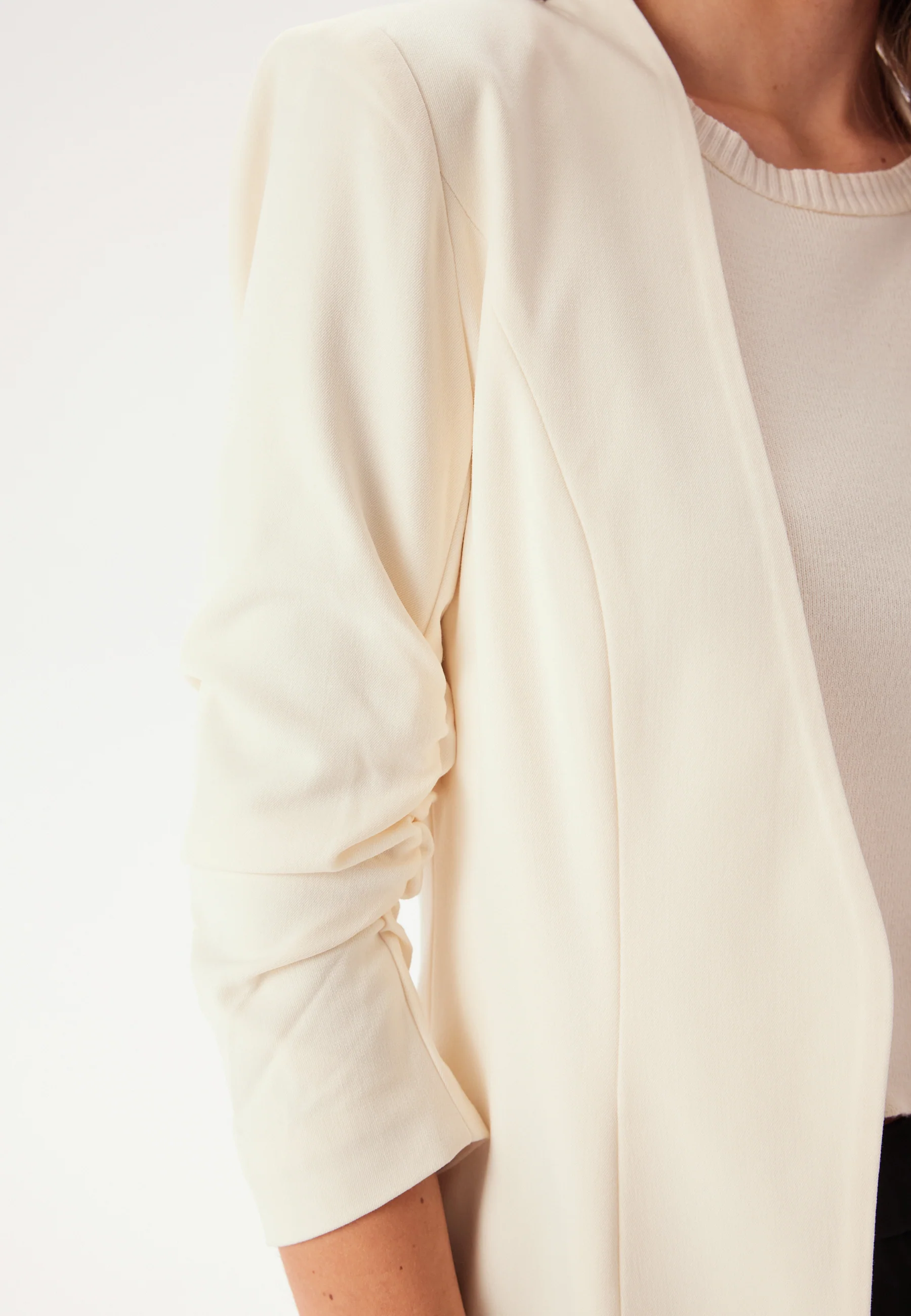 Her 3/4 New Blazer - Image 4