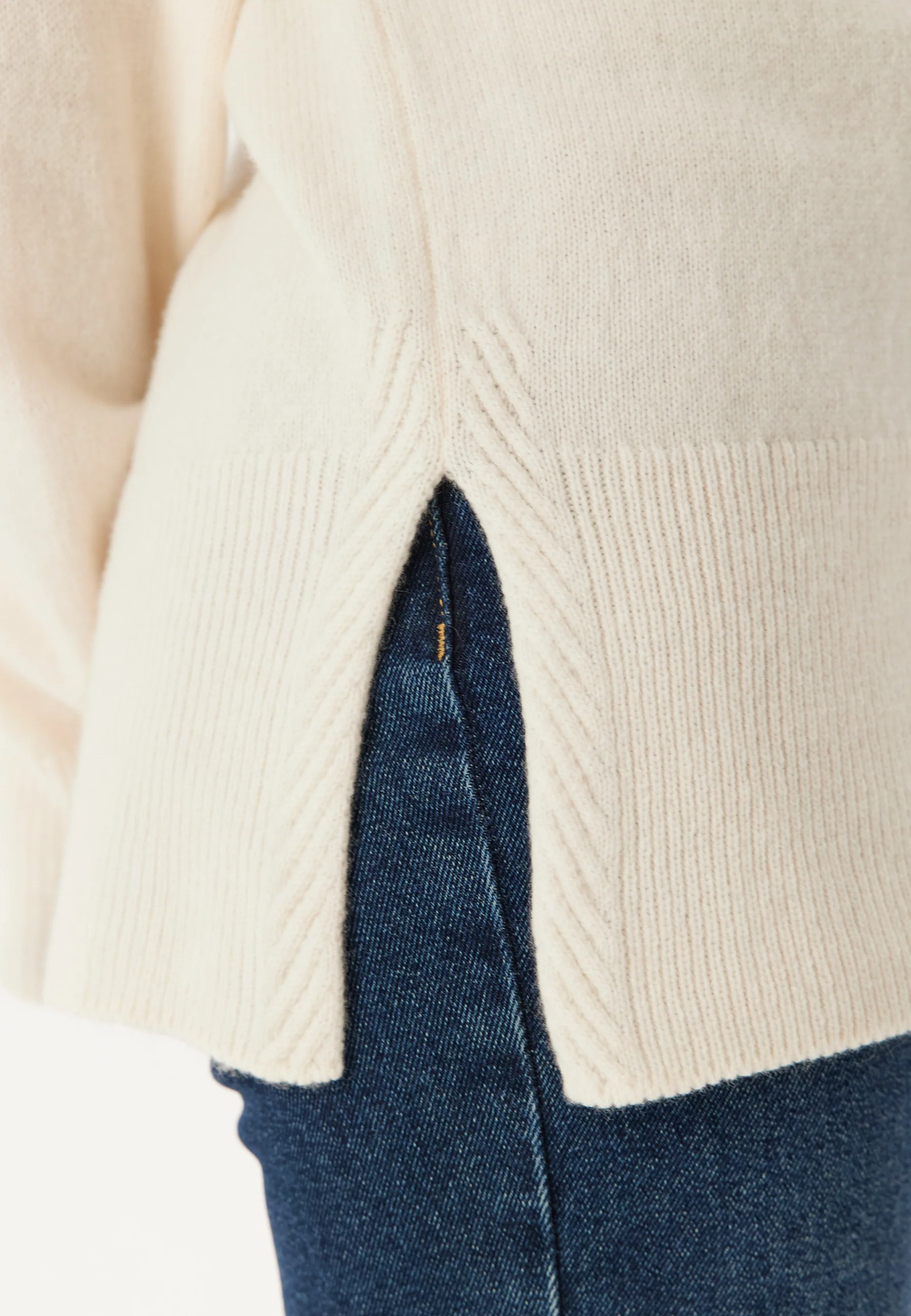 Herringbone Detail Rollneck - Image 4