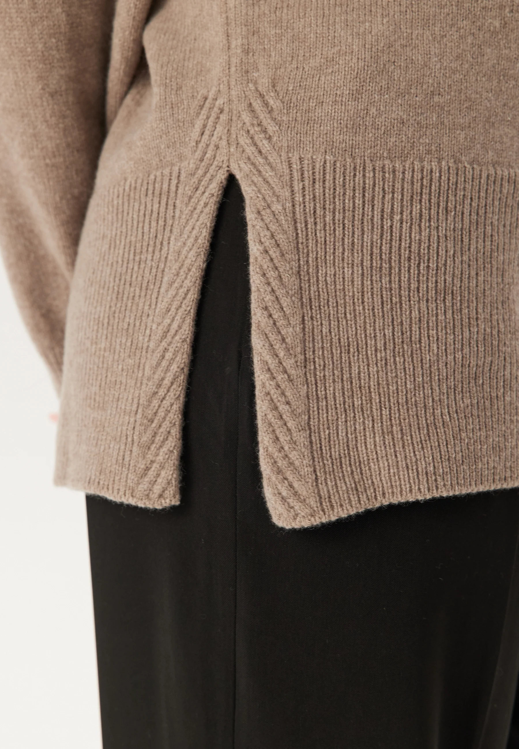 Herringbone Detail Rollneck - Image 4