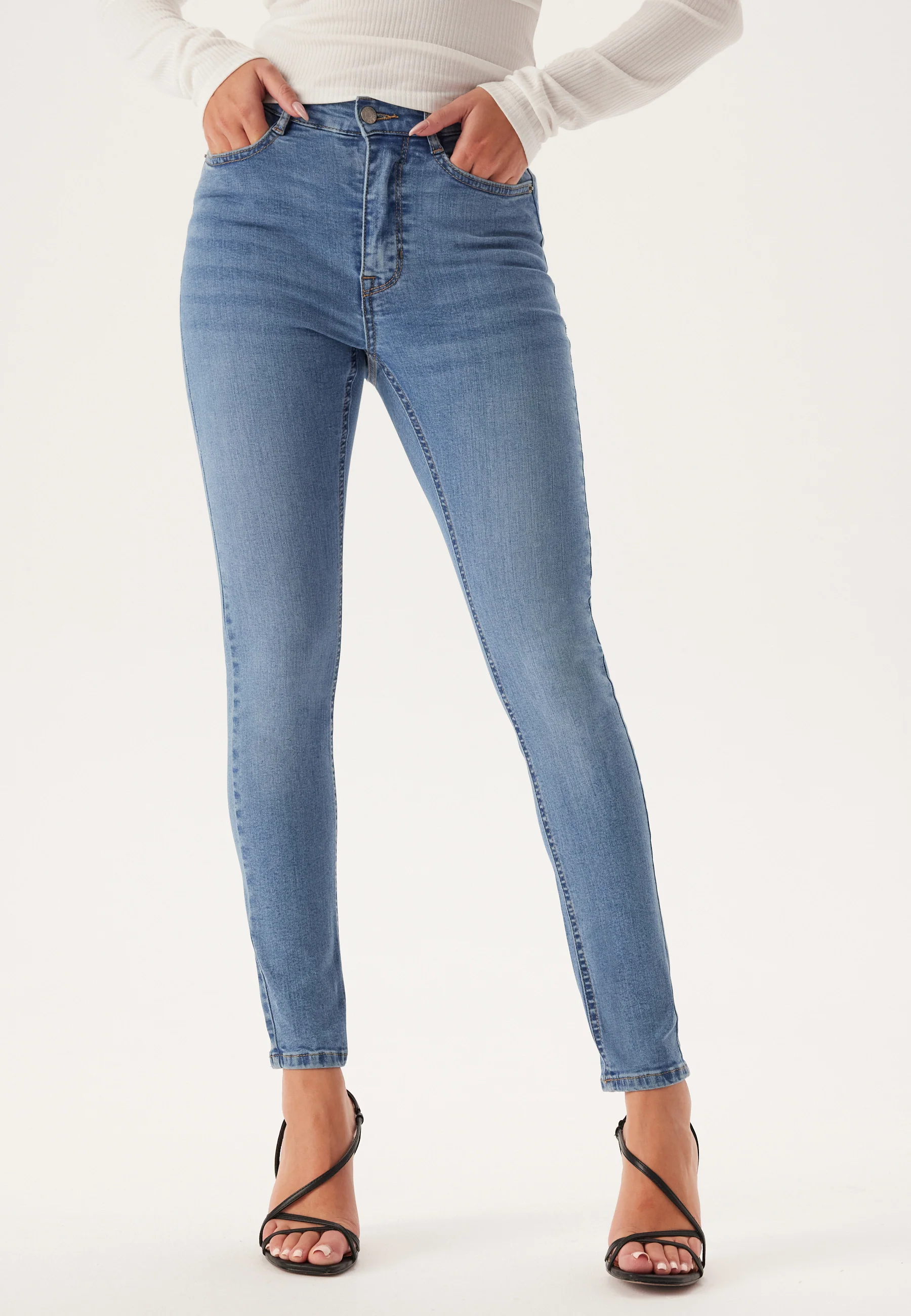 High Ankle Superstretch Jeans - Image 3