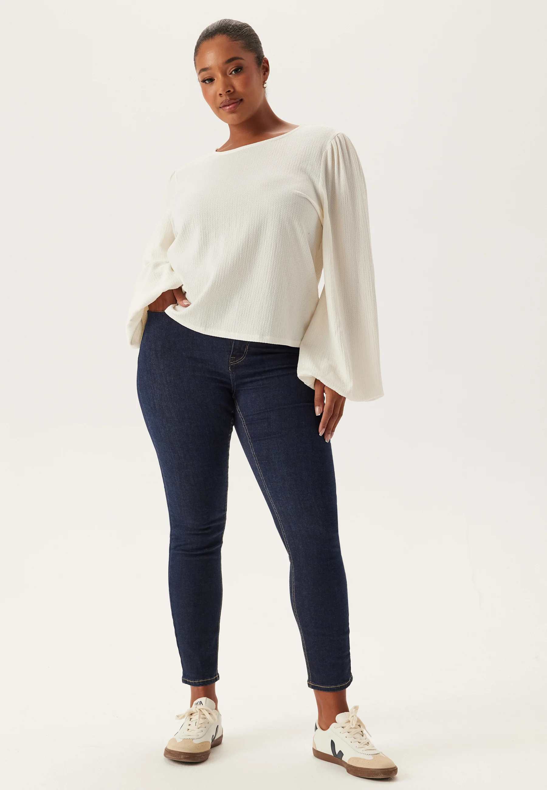 High Ankle Superstretch Jeans - Image 9