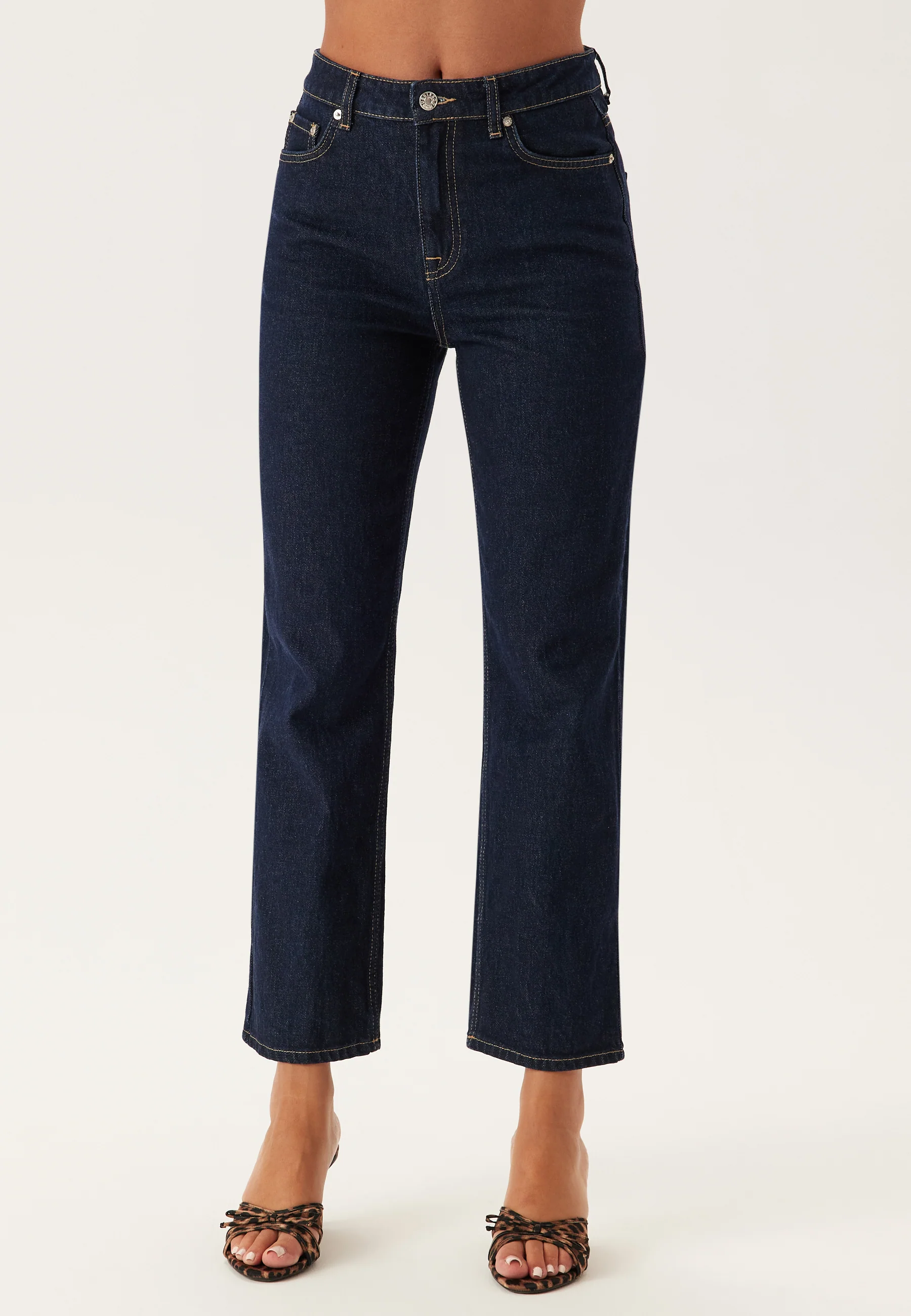 High Straight Ankle Jeans - Image 5