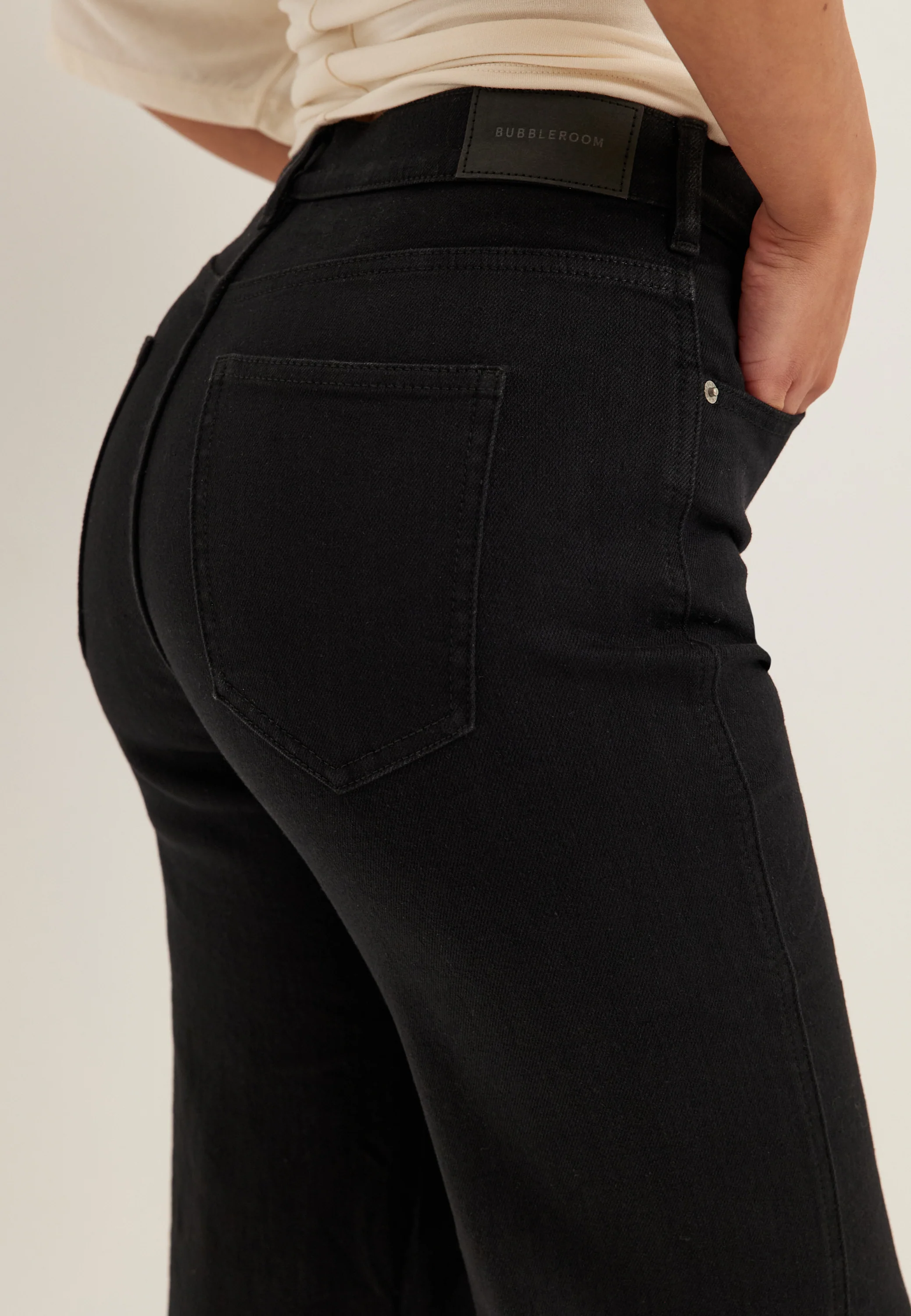 High Straight Leg Jeans - Image 4