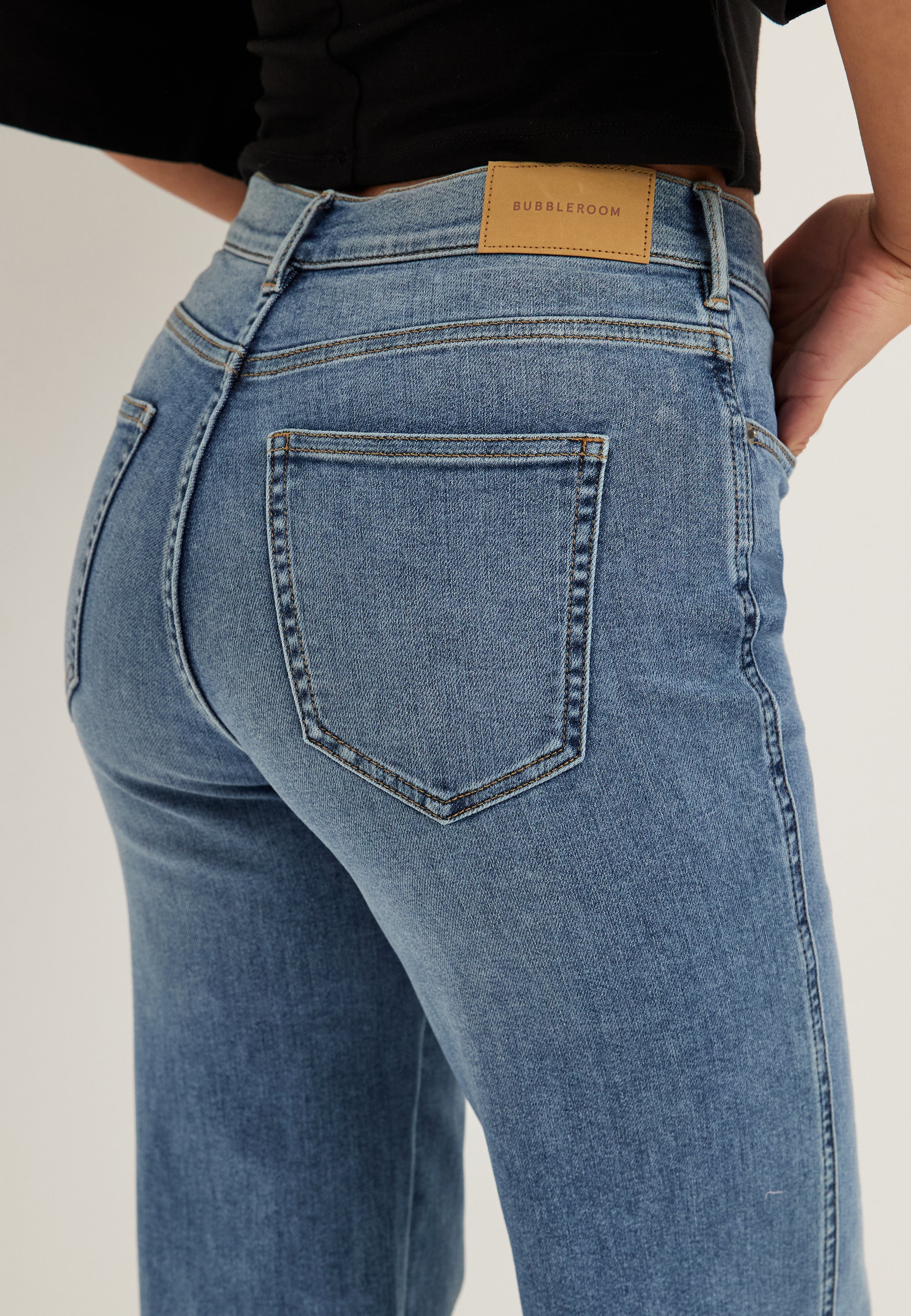 High Straight Leg Jeans - Image 4
