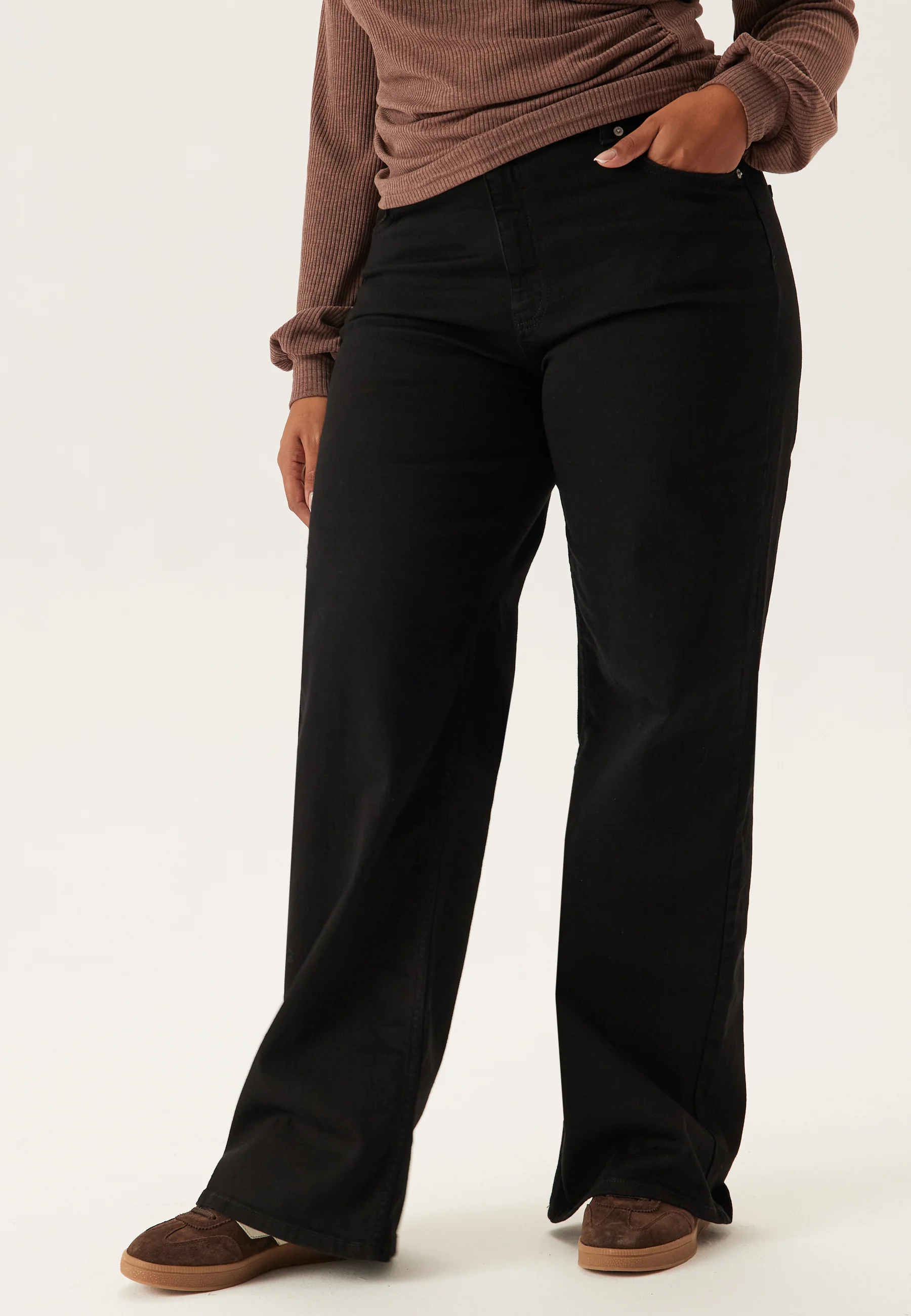 High Wide Jeans - Image 8